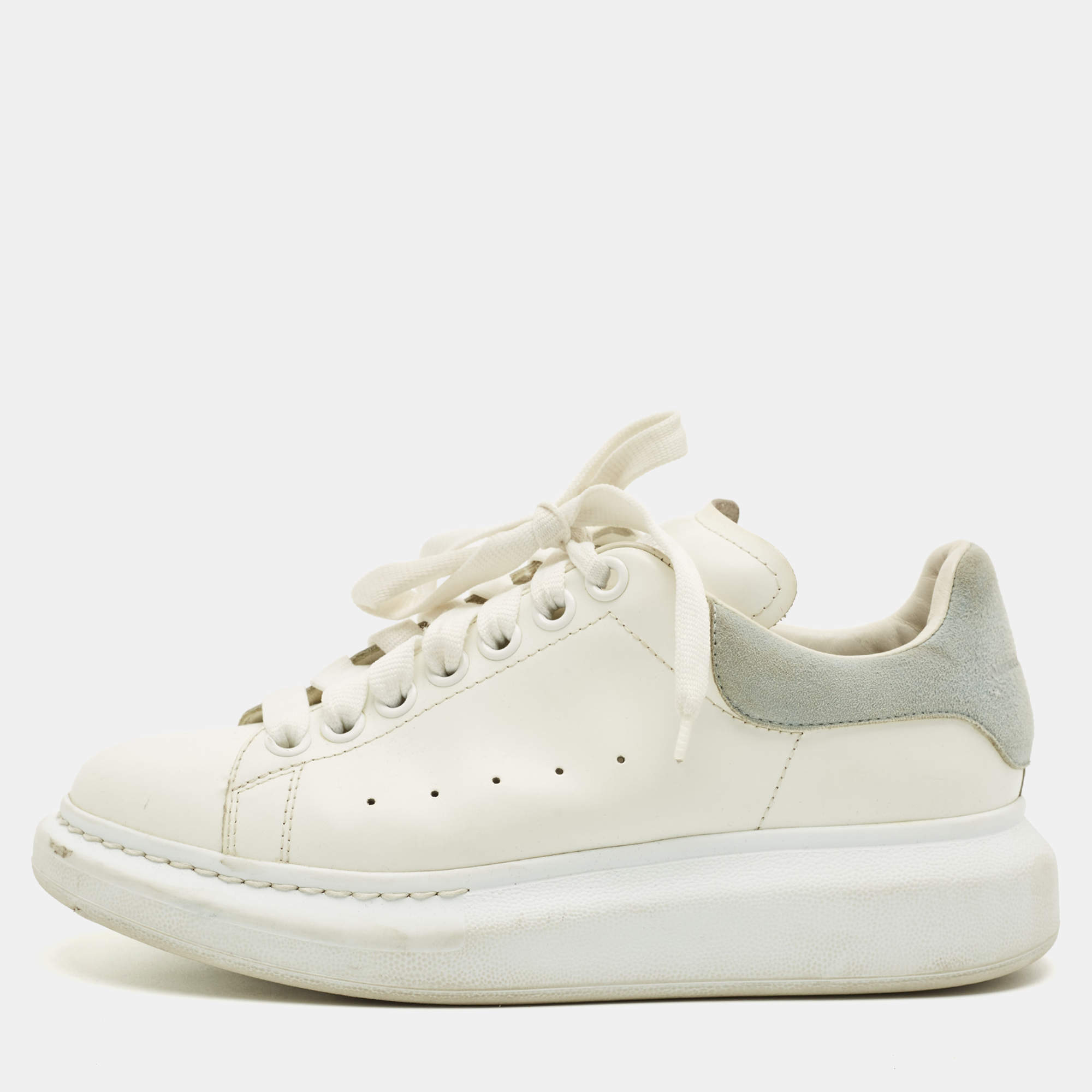 مملوكة مسبقًا Alexander McQueen White Leather and Suede Oversized Low Top Sneakers Size 37