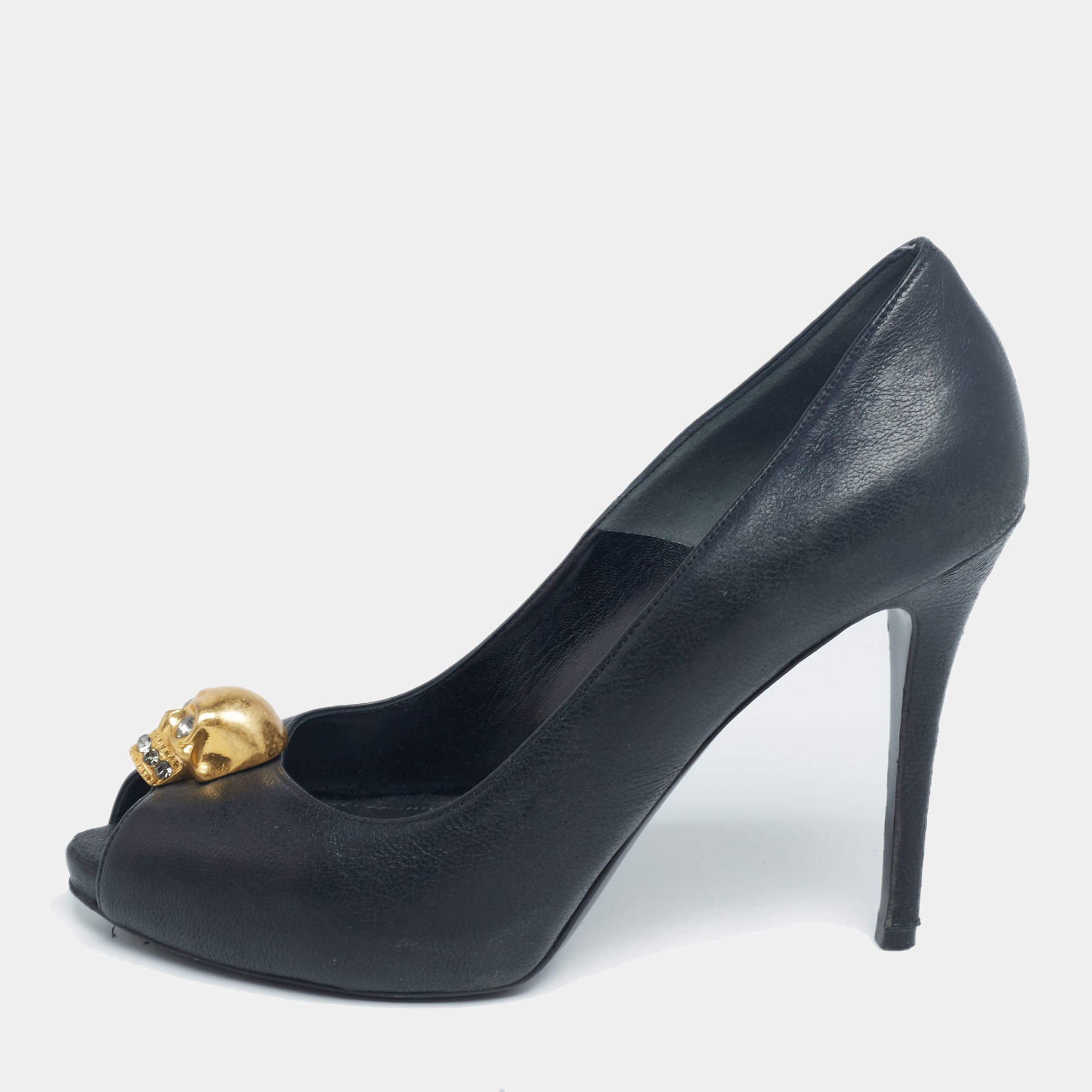 Pre Owned Alexander McQueen Black Leather Crystal Embellished Skull Detail Peep Toe Platform Pumps Size 37