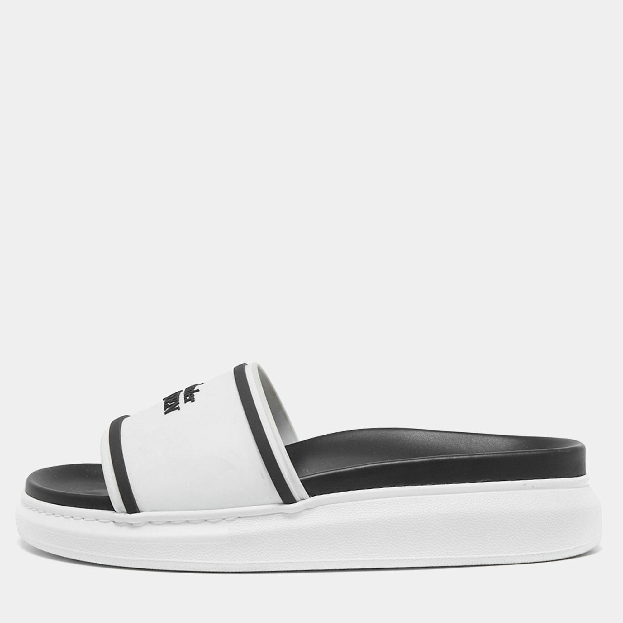 Pre Owned Alexander McQueen White/Black Rubber Logo Embossed Slide Sandals Size 39.5