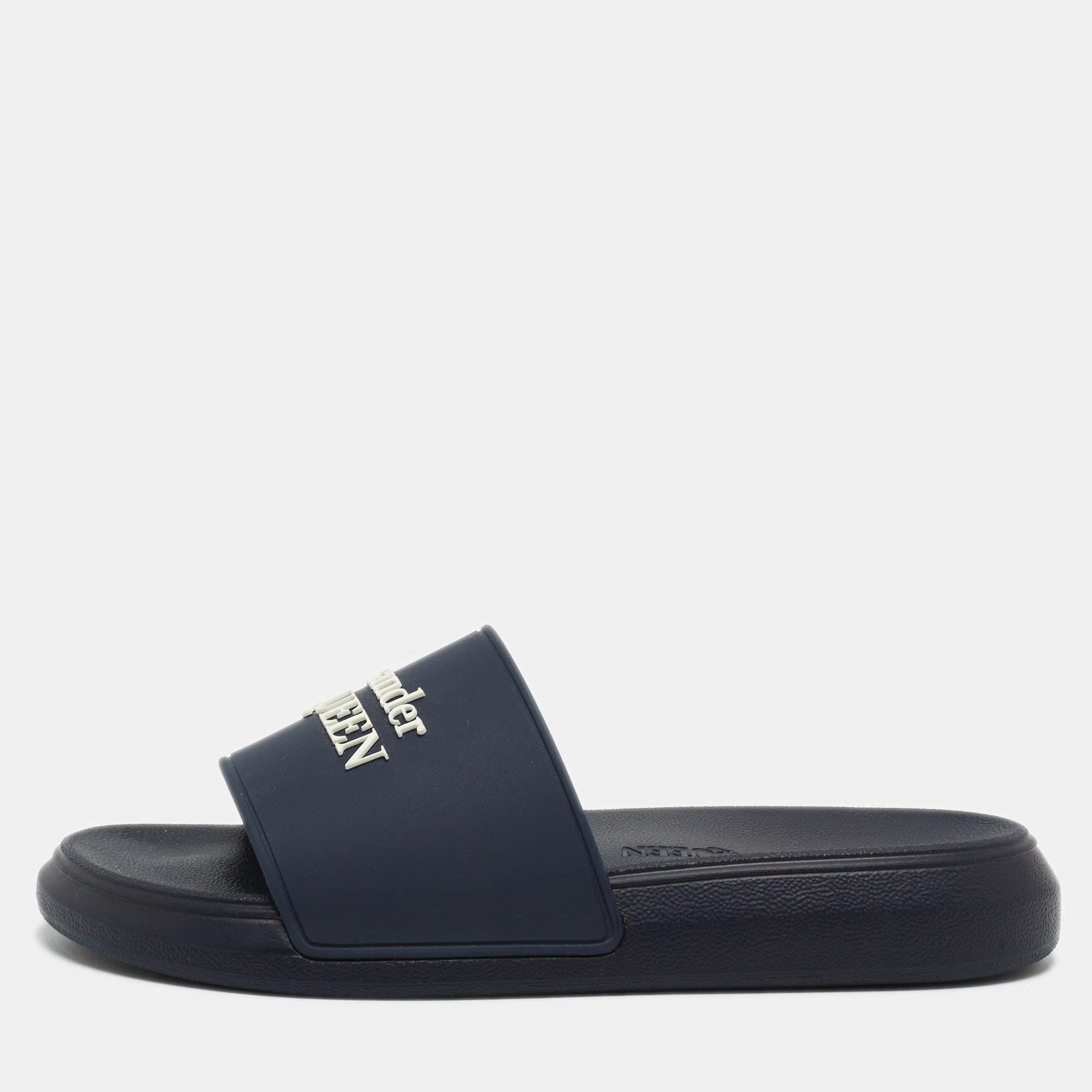 【ALEXANDER MCQUEEN】送料/関税込 POOL SLIDES Alexander McQueen Logo Embossed Pool Slides Sandals White