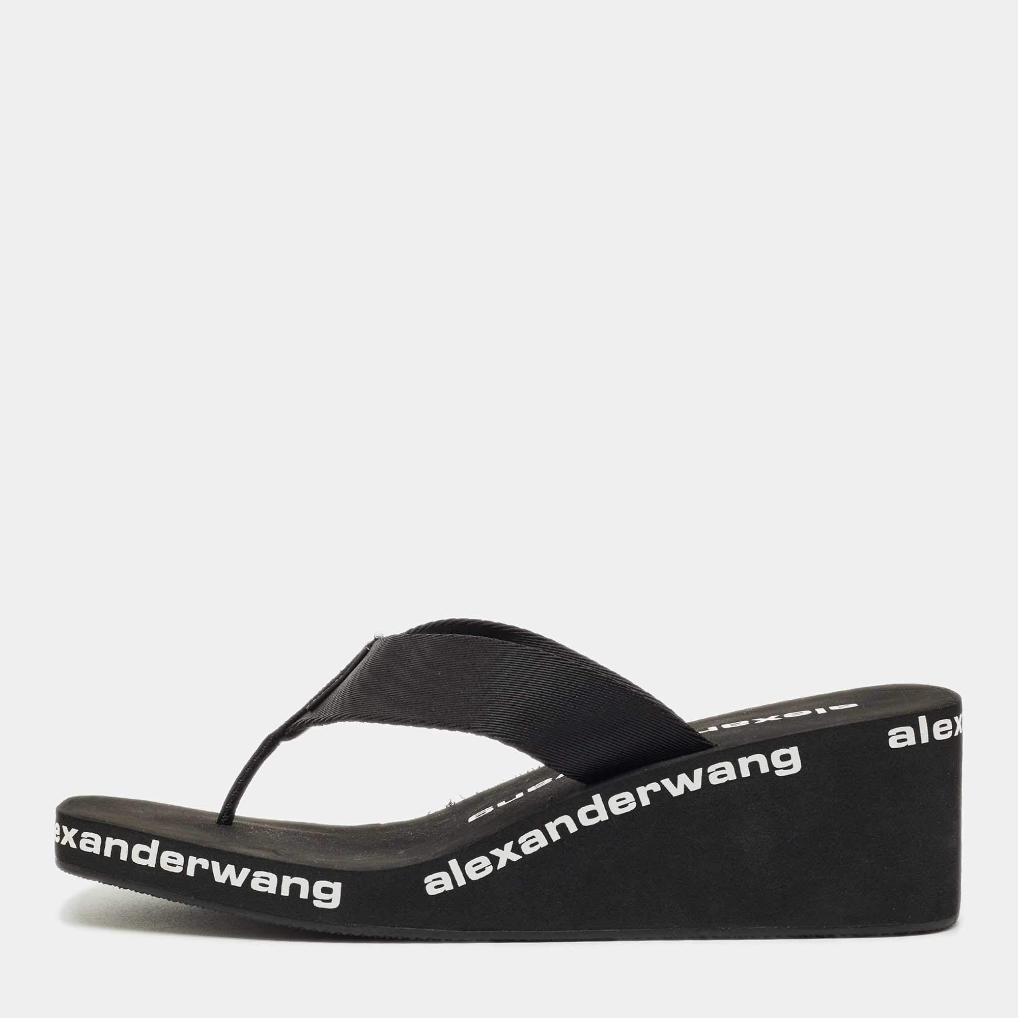 مملوكة مسبقًا Alexander Wang Black Canvas Thong Wedge Sandals Size 39