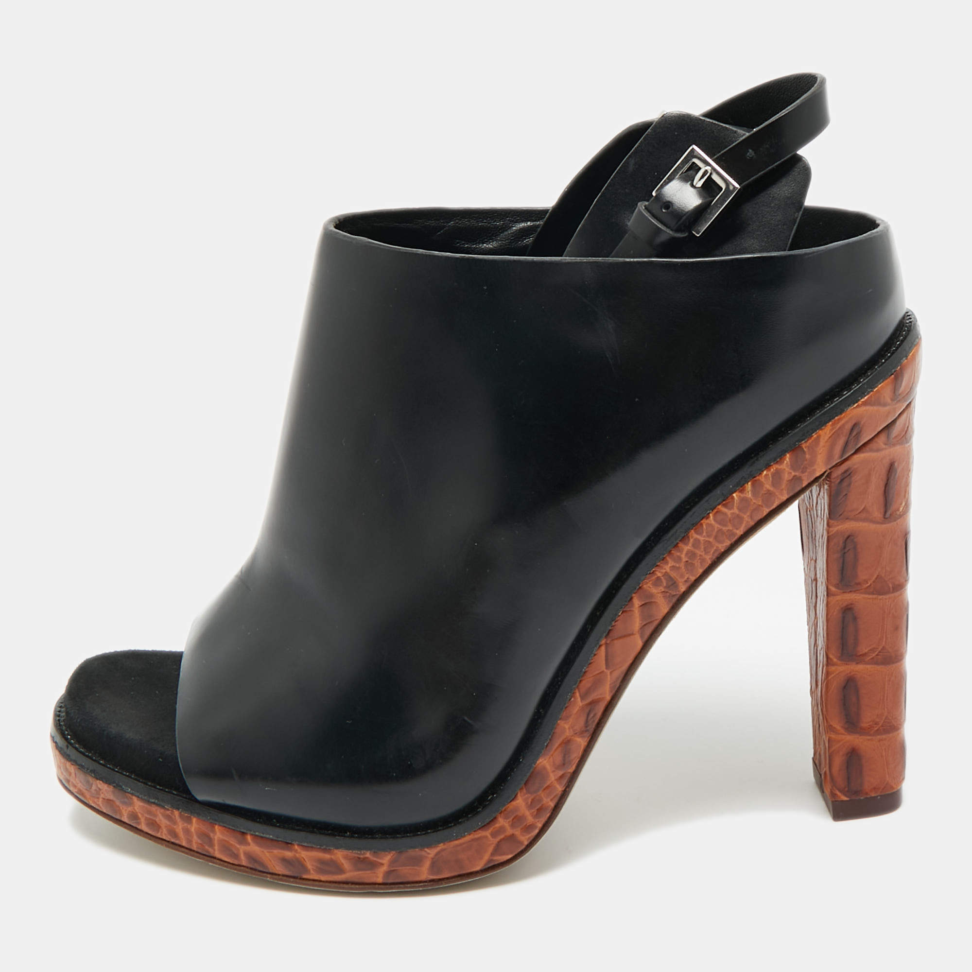 مملوكة مسبقًا Alexander Wang Black Leather and Ostrich Leather Ankle Strap Sandals Size 37