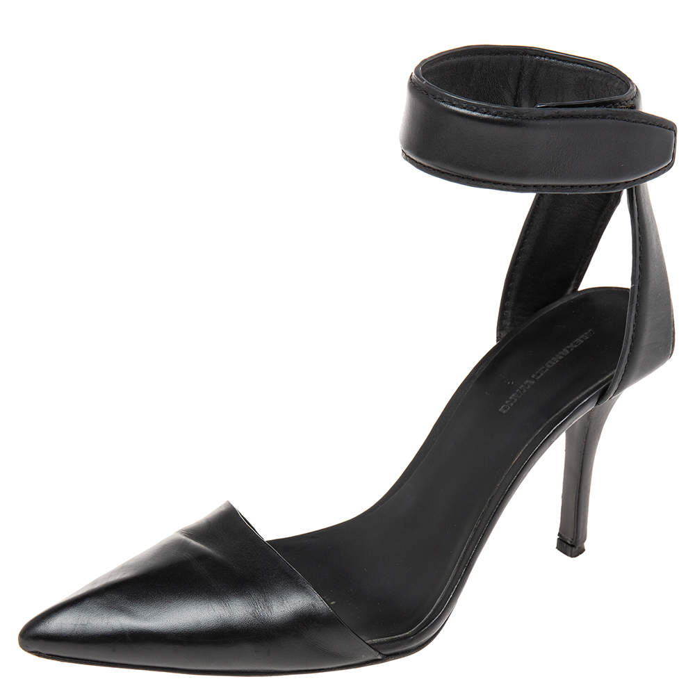 Pre Owned صندل أليكسندر وانغ لوفيزا جلد أسود بحزام الكاحل مقاس 38.5