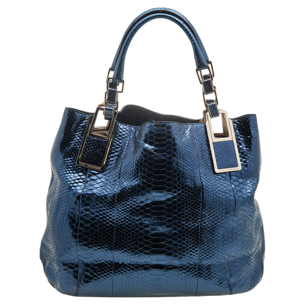 luxury-women-anya-hindmarch-