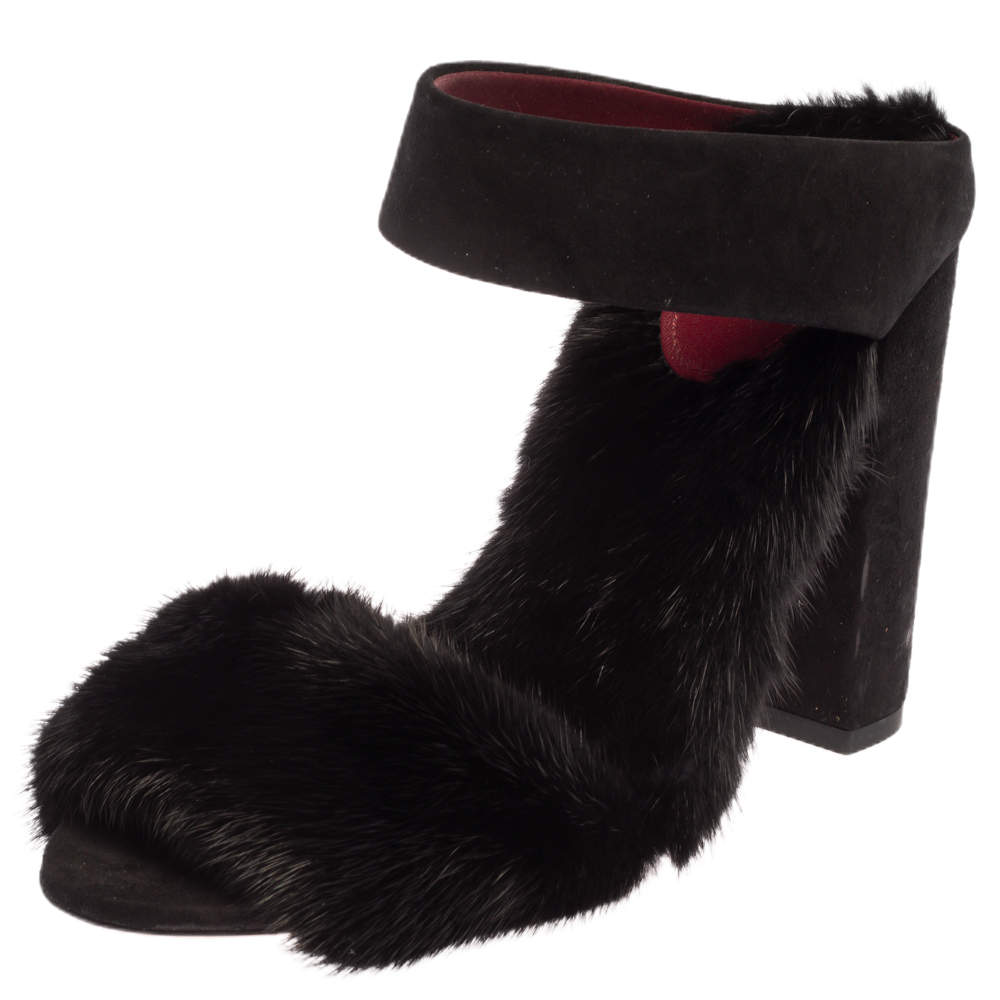 مملوكة مسبقًا Aquazzura Black Suede And Mink Fur Purr Purr Ankle Strap Sandals Size 38.5