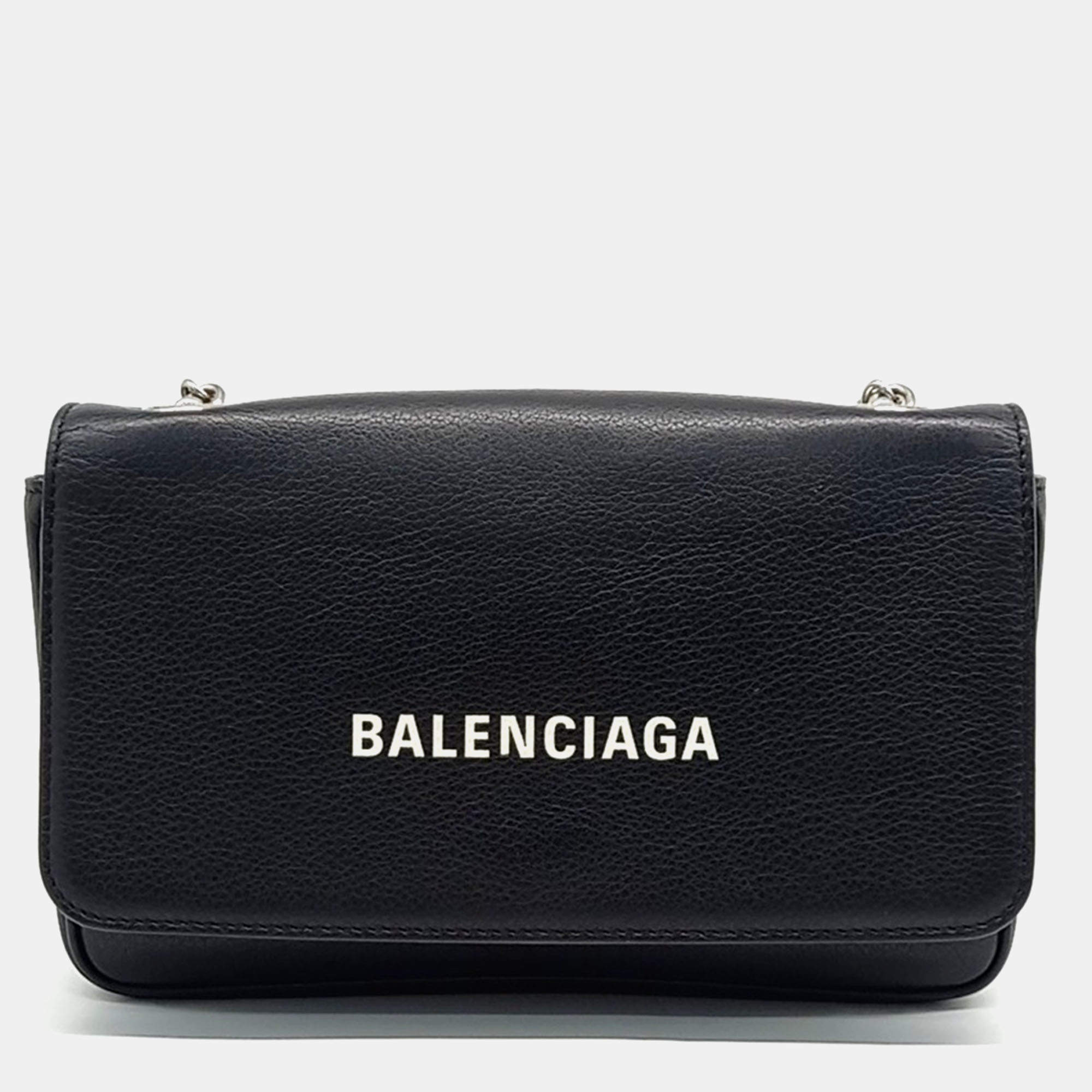 Pre Owned Balenciaga Black Leather Everyday Chain Crossbody Bag