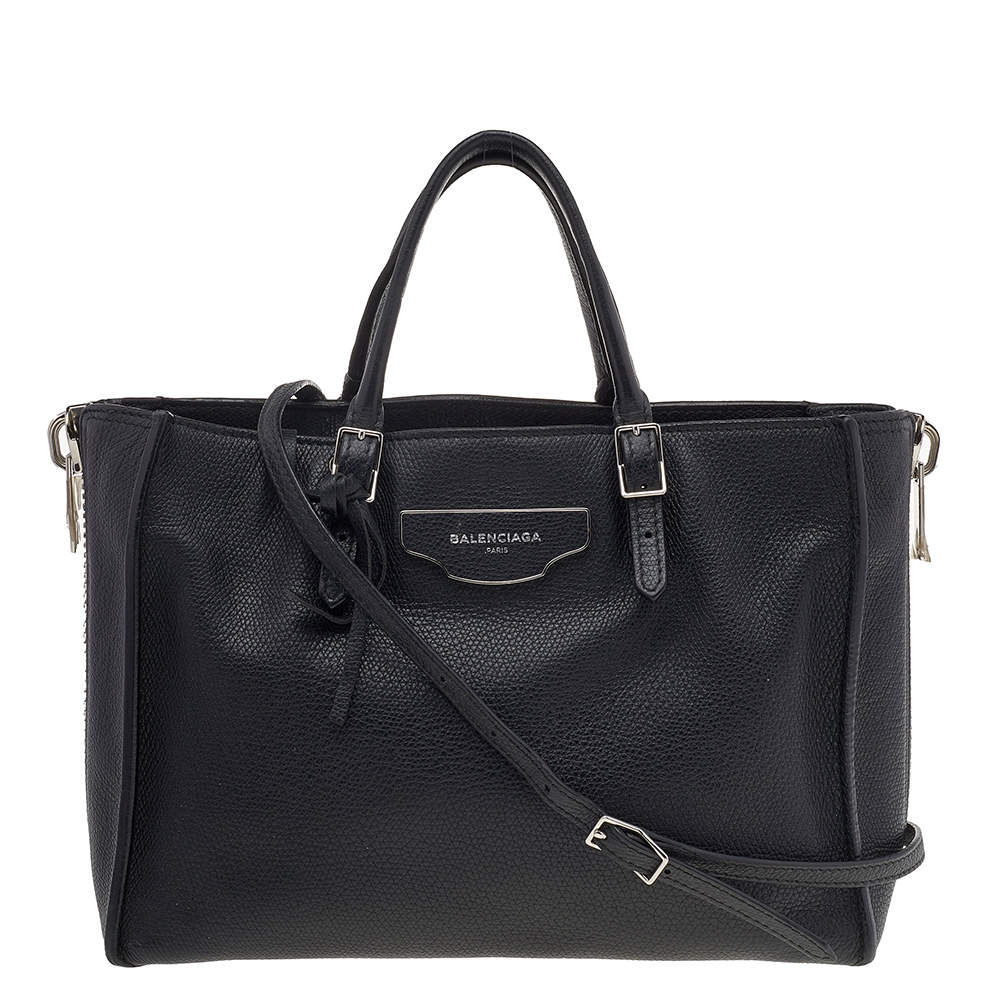 Pre Owned Balenciaga Black Leather Papier A6 Zip Around Tote