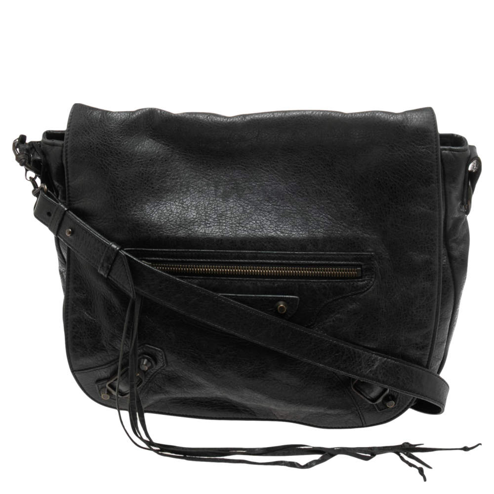Pre Owned Balenciaga Black Leather Classic Arena Folk Messenger Bag