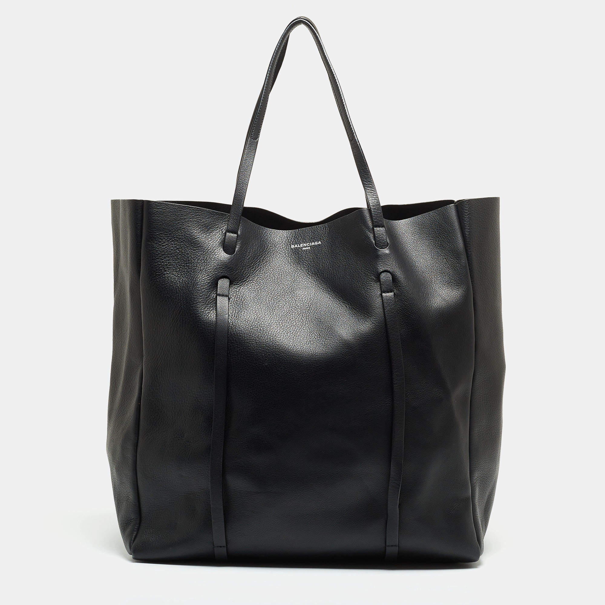 Pre Owned Balenciaga Black Leather Everyday Shopper Tote