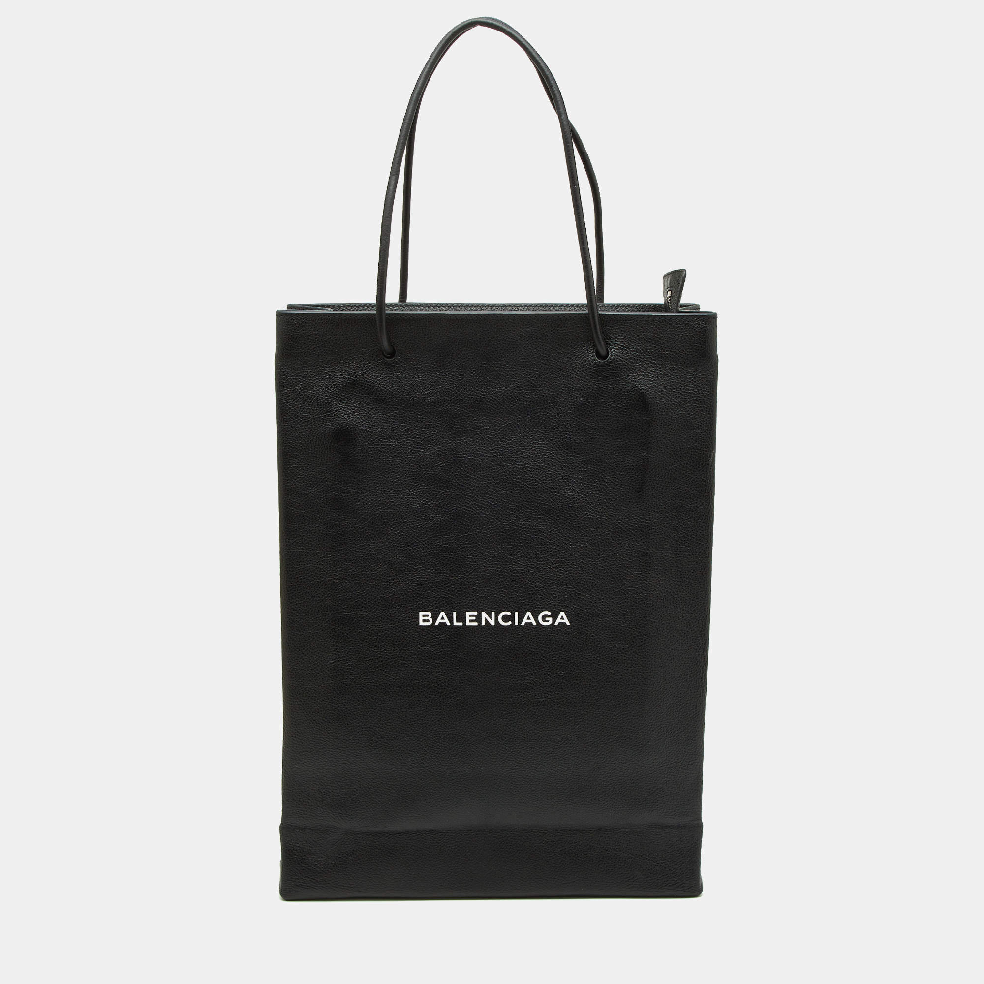 مملوكة مسبقًا Balenciaga Black Leather Logo Print North South Shopper Tote
