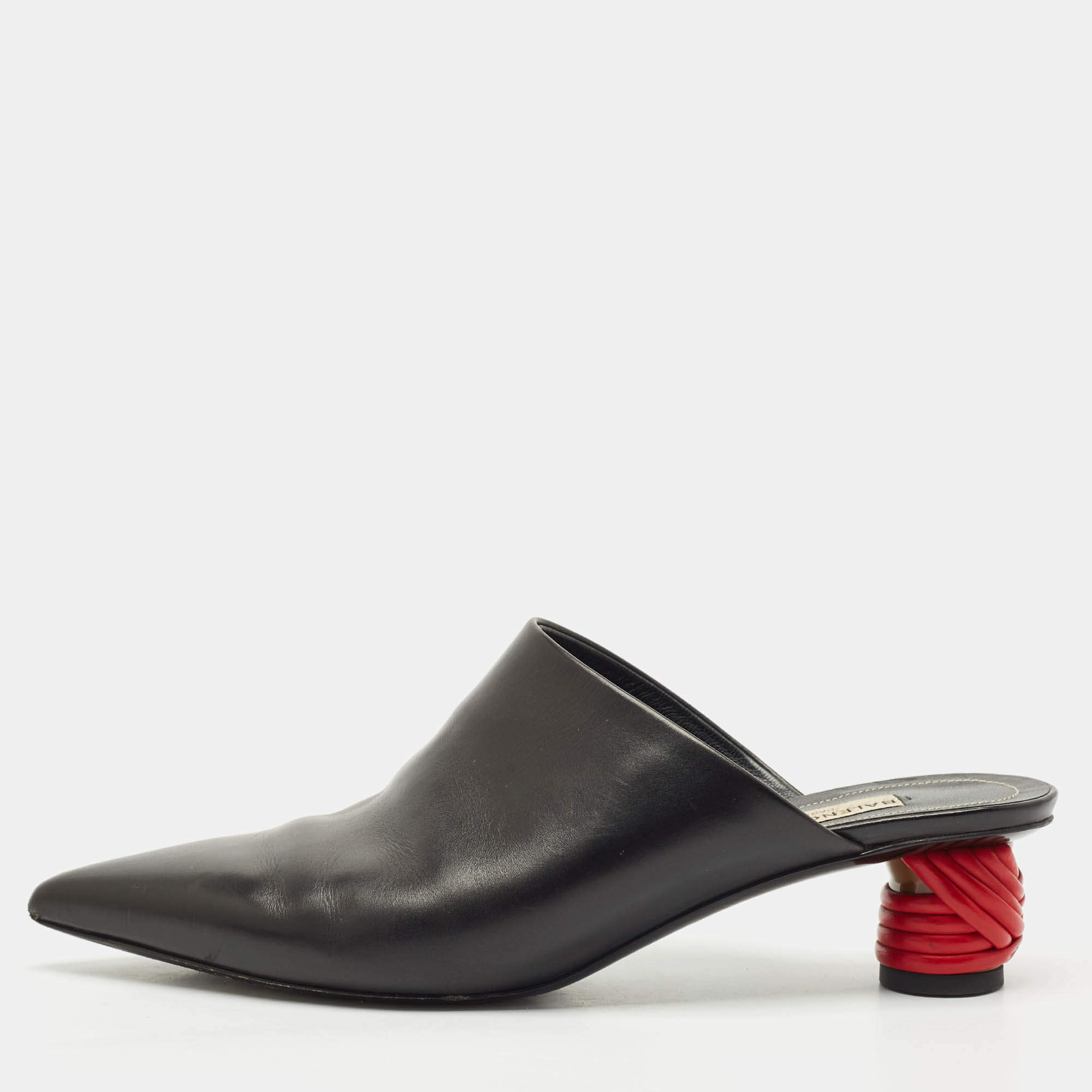 Pre Owned حذاء سلايد بالنسياغا بيستروت جلد أسود مقاس 41