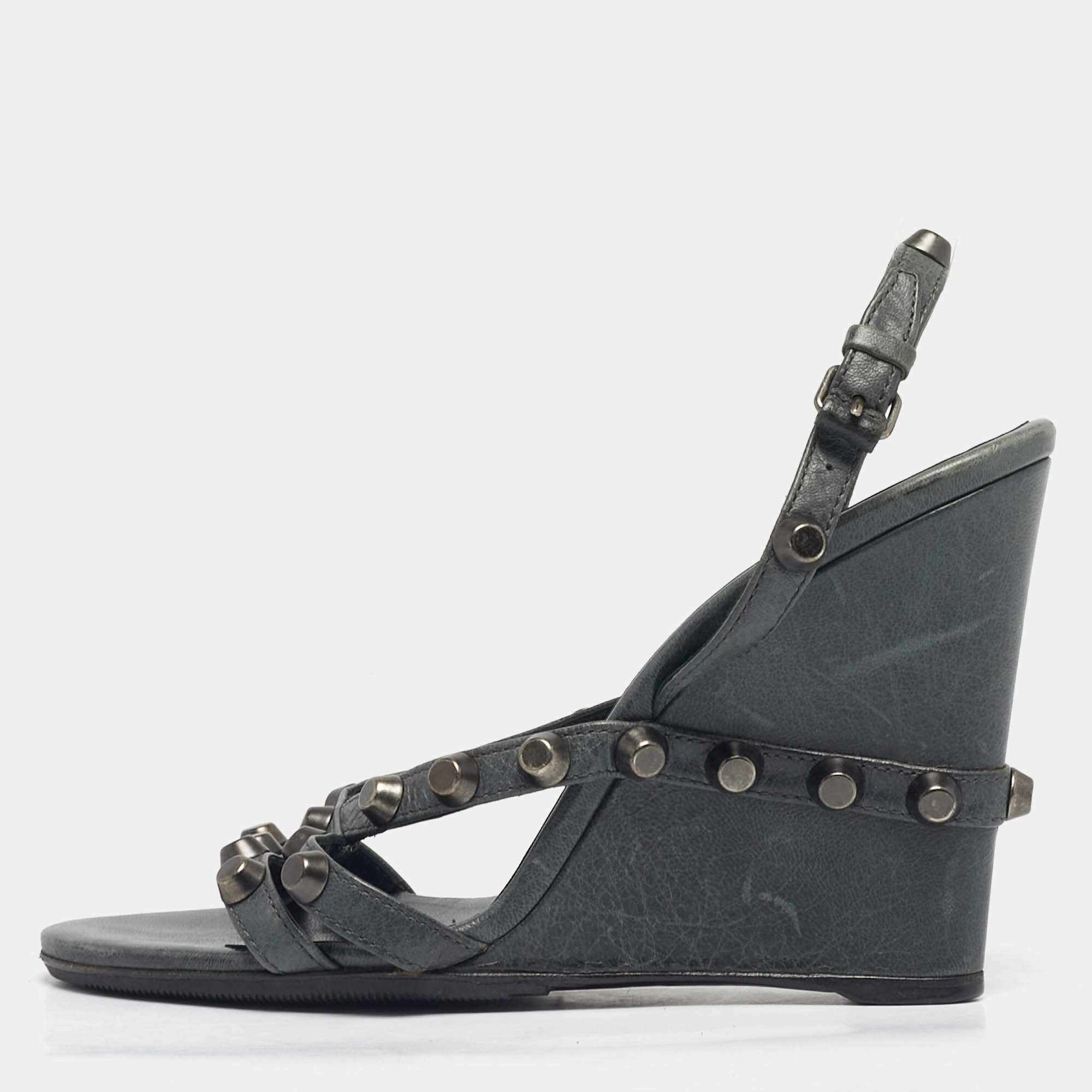مملوكة مسبقًا Balenciaga Green Leather Arena Studded Strappy Wedge Sandals Size 39