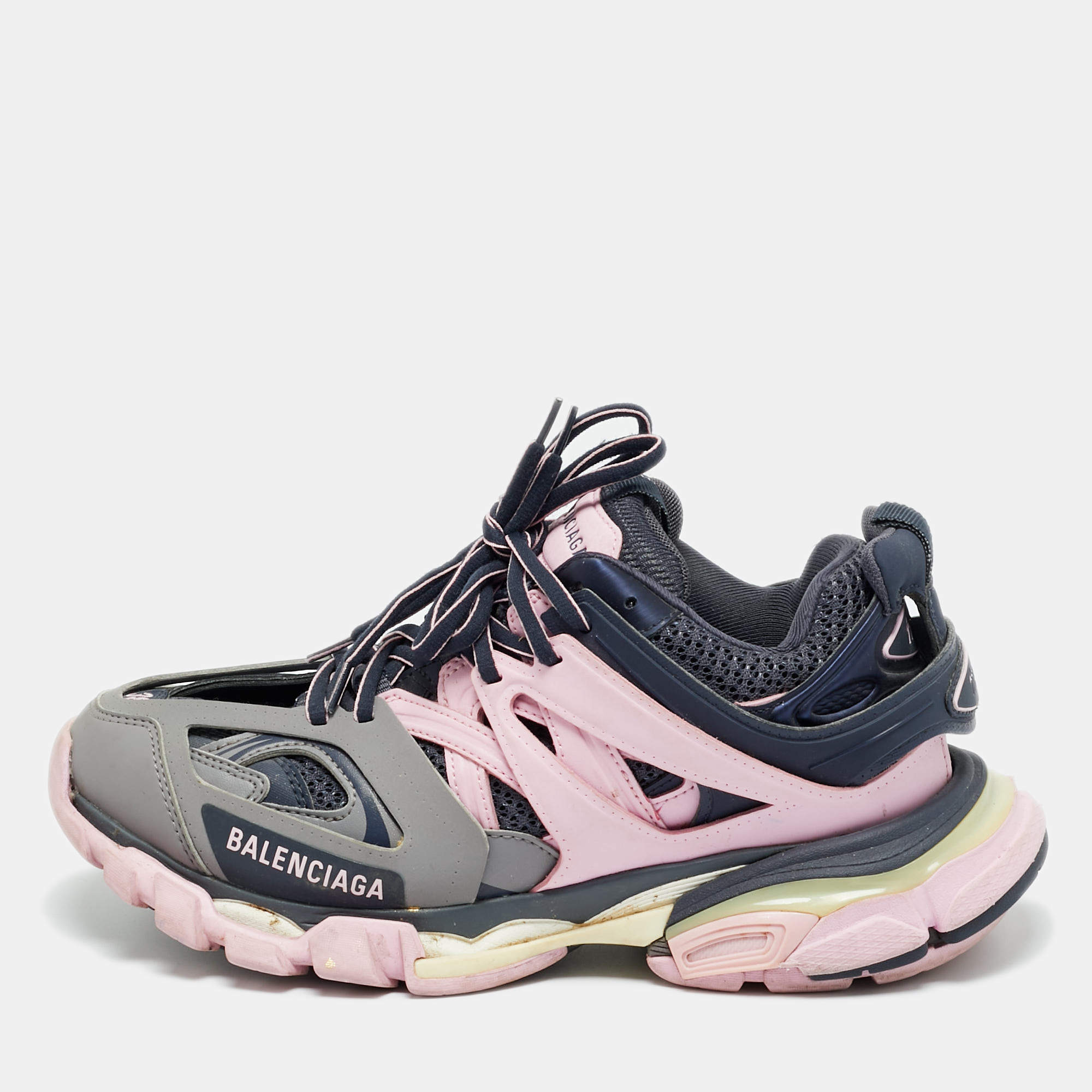 Pre Owned حذاء رياضي بالنسياغا تراك منخفض من أعلى جلد صناعي وشبك أبيض/ برتقالي مقاس 40