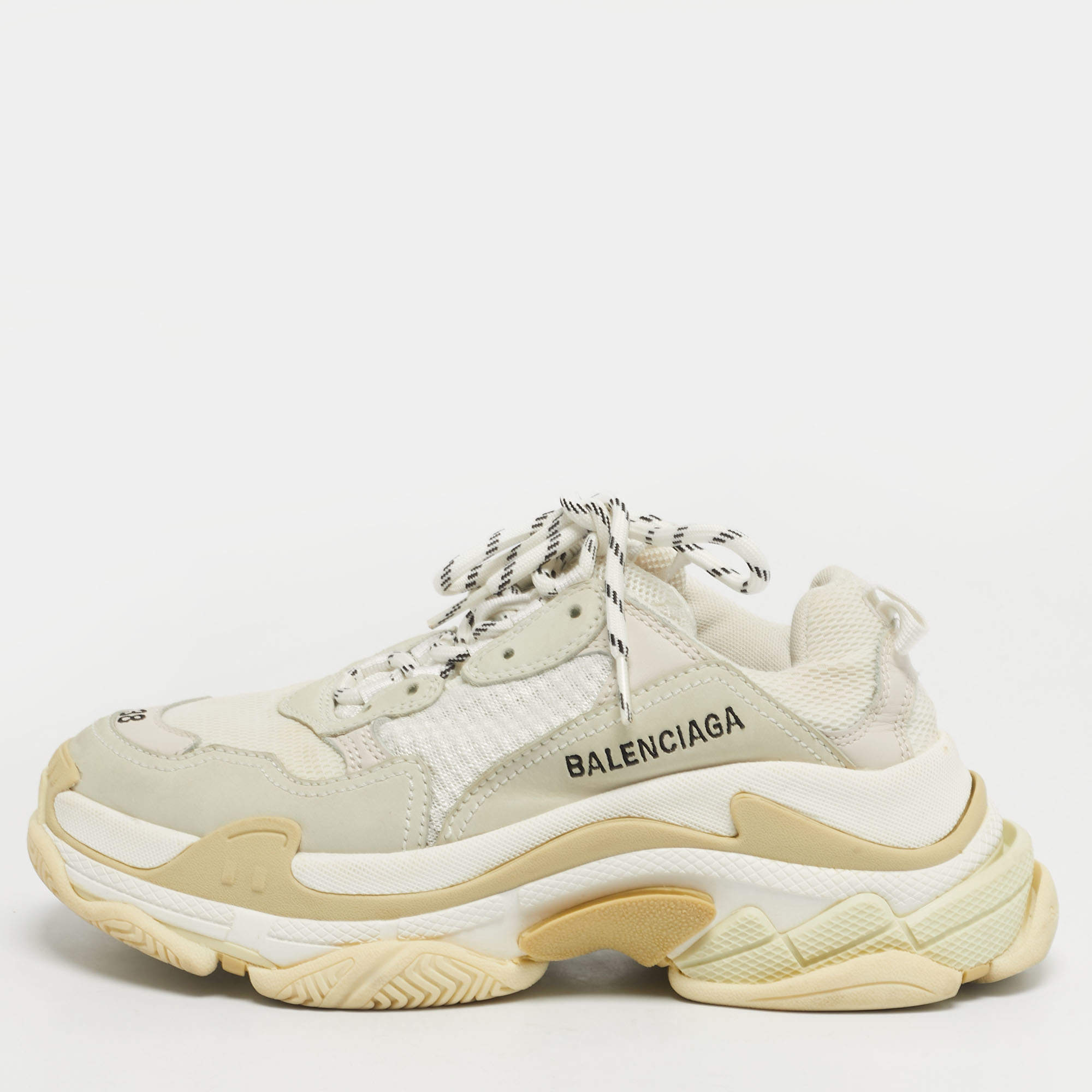 مملوكة مسبقًا Balenciaga Triple S Size 38 Beige Fabric and Nubuck Leather Lace Up Sneakers