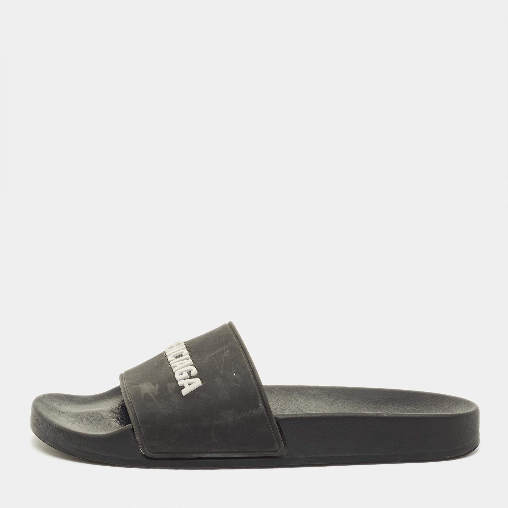 مملوكة مسبقًا Balenciaga Size 39 Black Rubber Pool Slides 