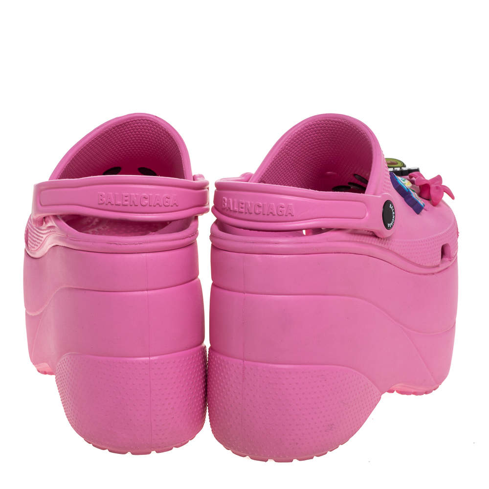 Skov Bliv såret tackle Balenciaga Pink Rubber Crocs Embellished Platform Slingback Sandals Size 35  Balenciaga | TLC