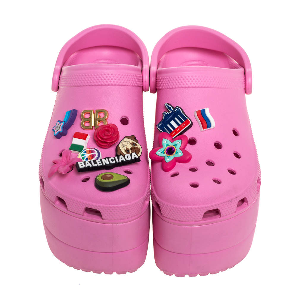 Demonstrere Målestok værktøj Balenciaga Pink Rubber Crocs Embellished Platform Slingback Sandals Size 35  Balenciaga | TLC