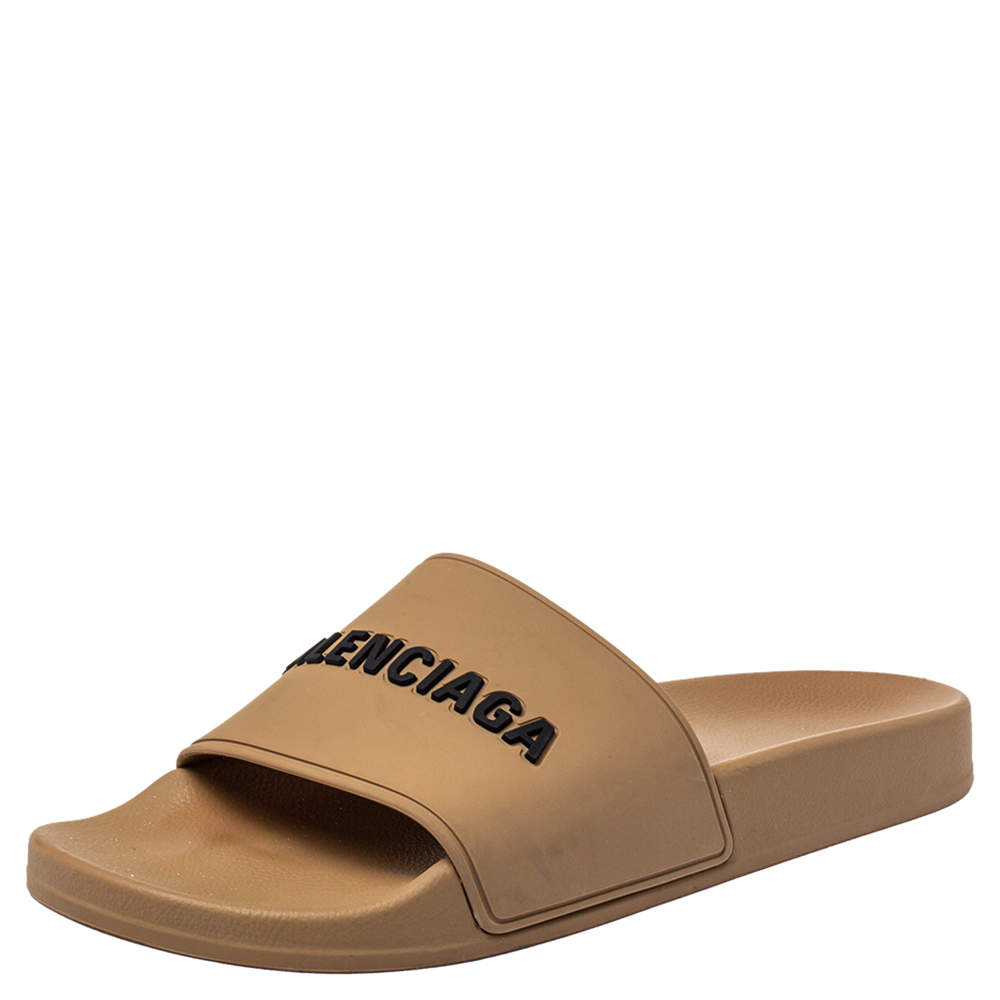 Pre Owned Balenciaga Beige Rubber Logo Pool Slides Size 39