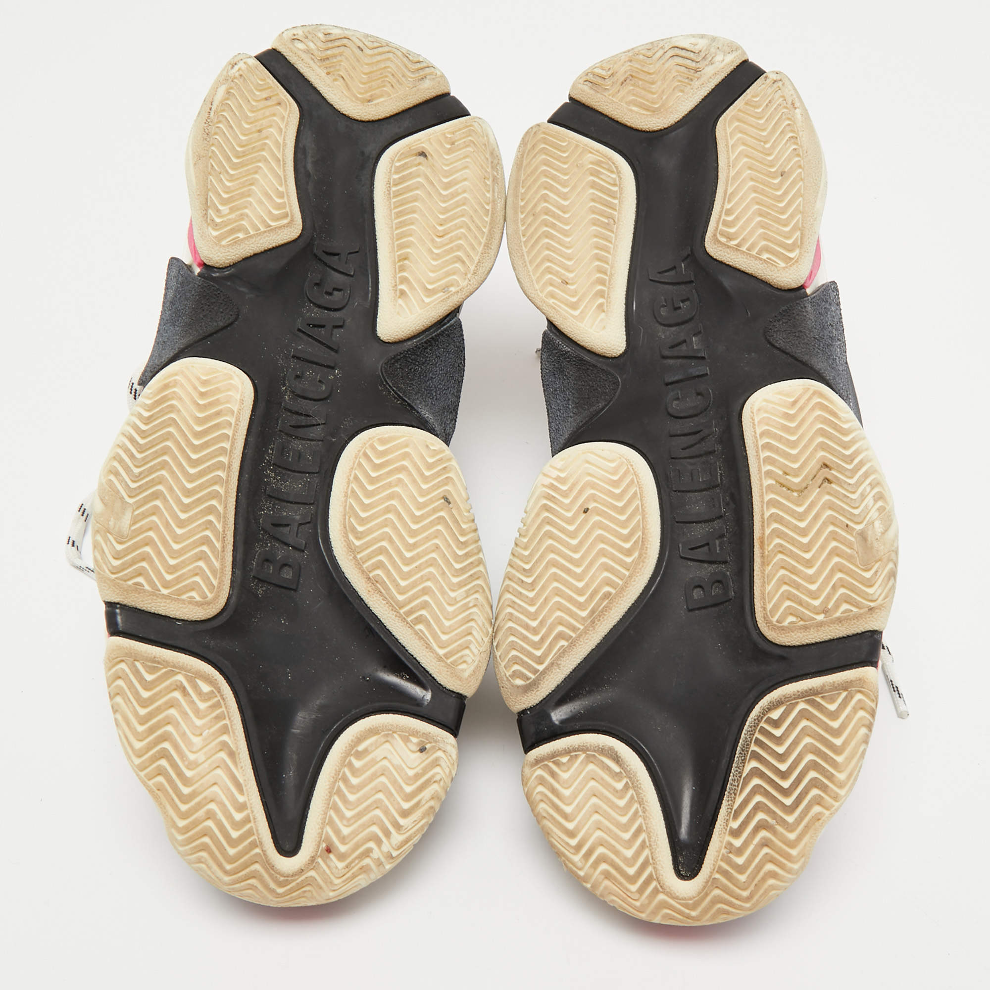 Balenciaga Triple S Sneakers in Multicolor Leather and Mesh Multiple colors  ref.689890 - Joli Closet