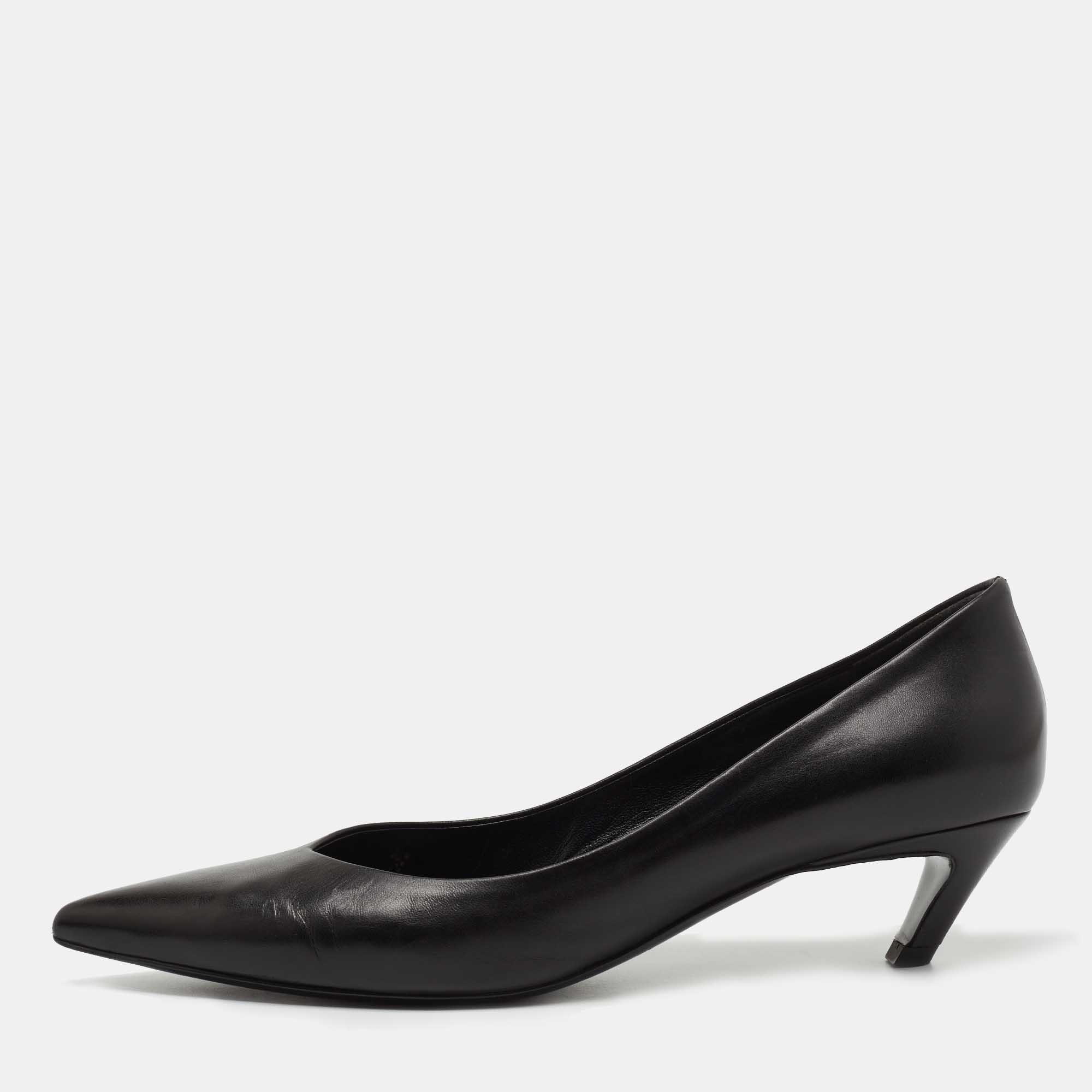 مملوكة مسبقًا Balenciaga Black Leather Knife Pumps Size 39