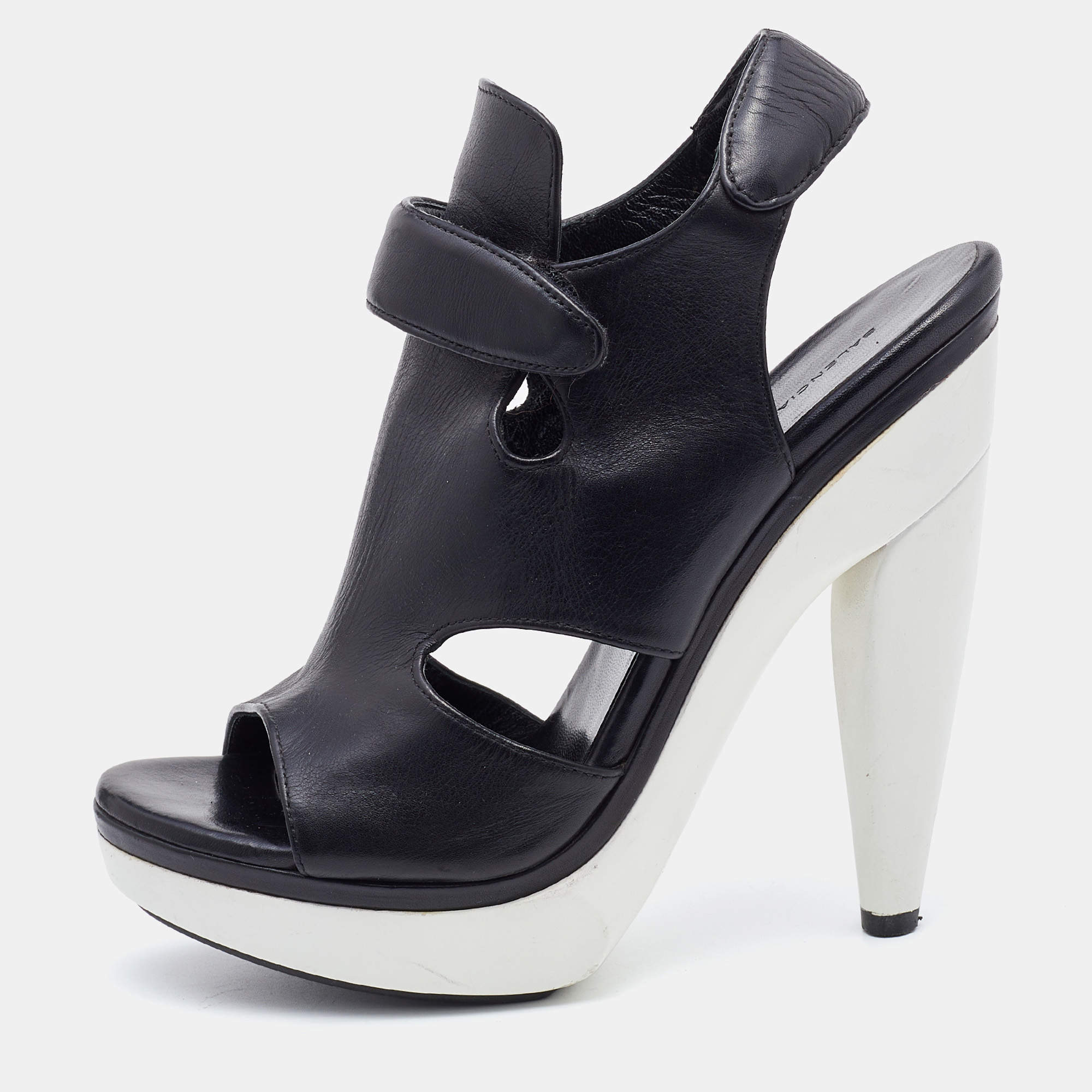 Pre Owned Balenciaga Black Leather Slingback Sandals Size 38.5