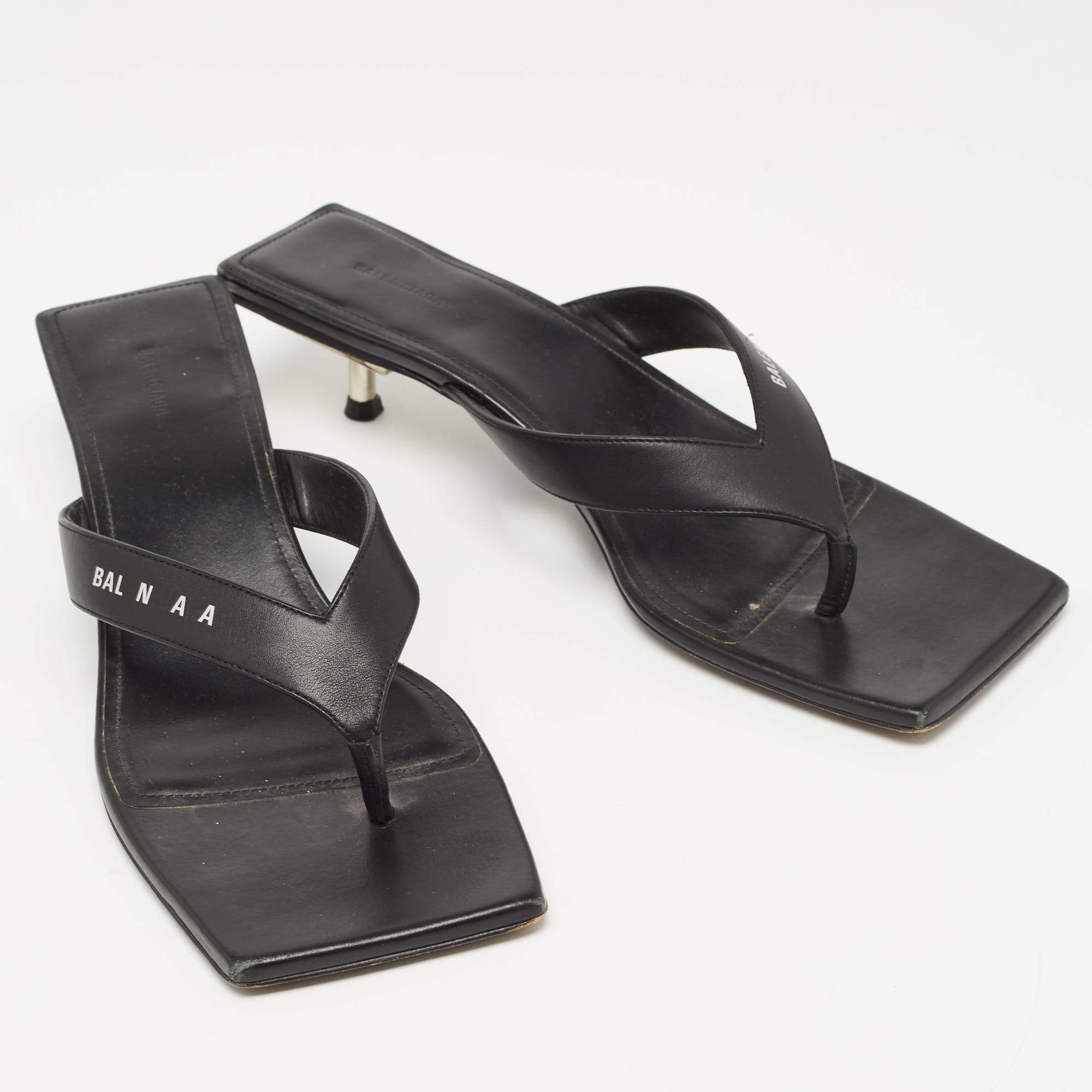 8 By YOOX LEATHER SQUARE TOE PADDED THONG SANDALS