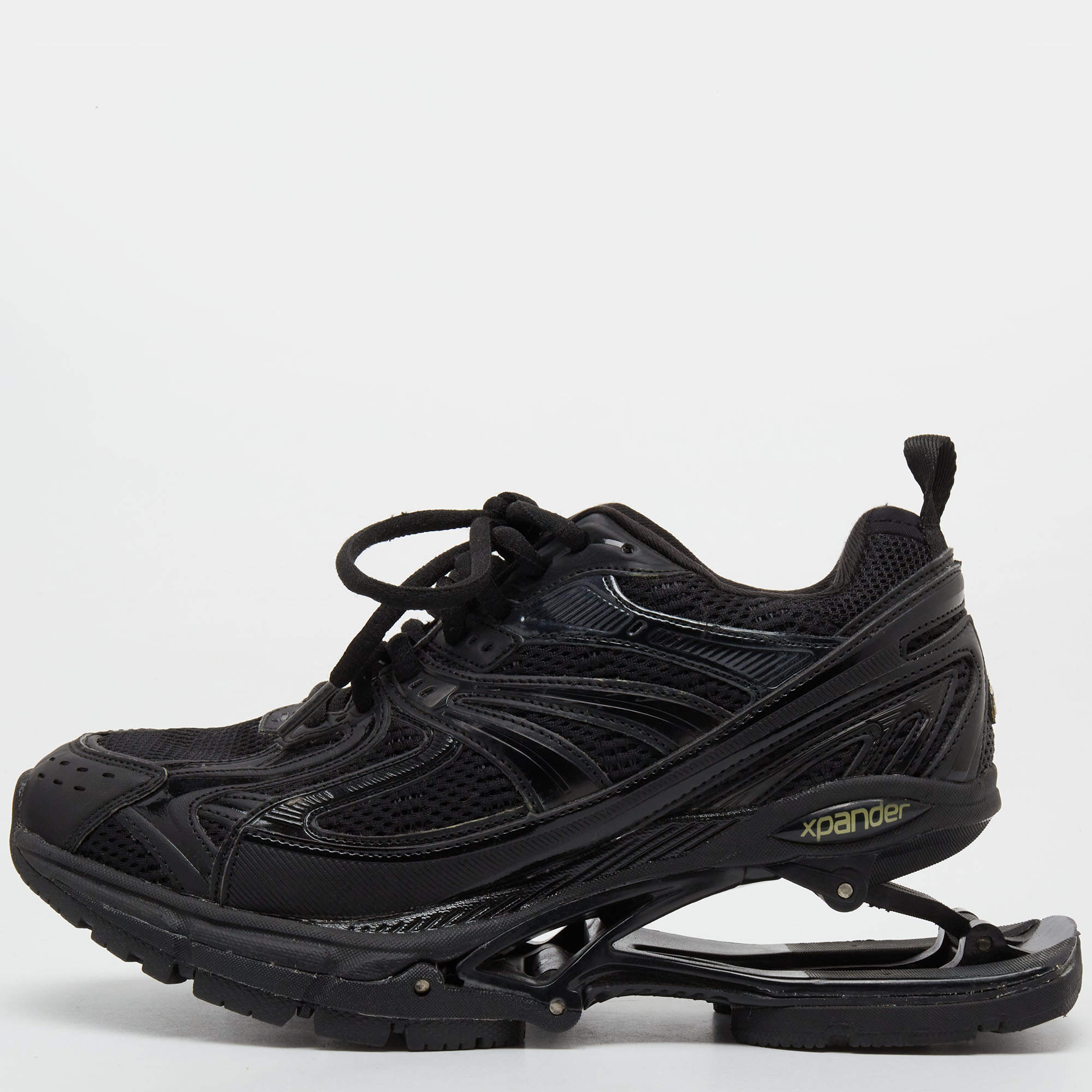 مملوكة مسبقًا Balenciaga Black Mesh And Synthetic Leather Runner Low Top Sneakers Size 38