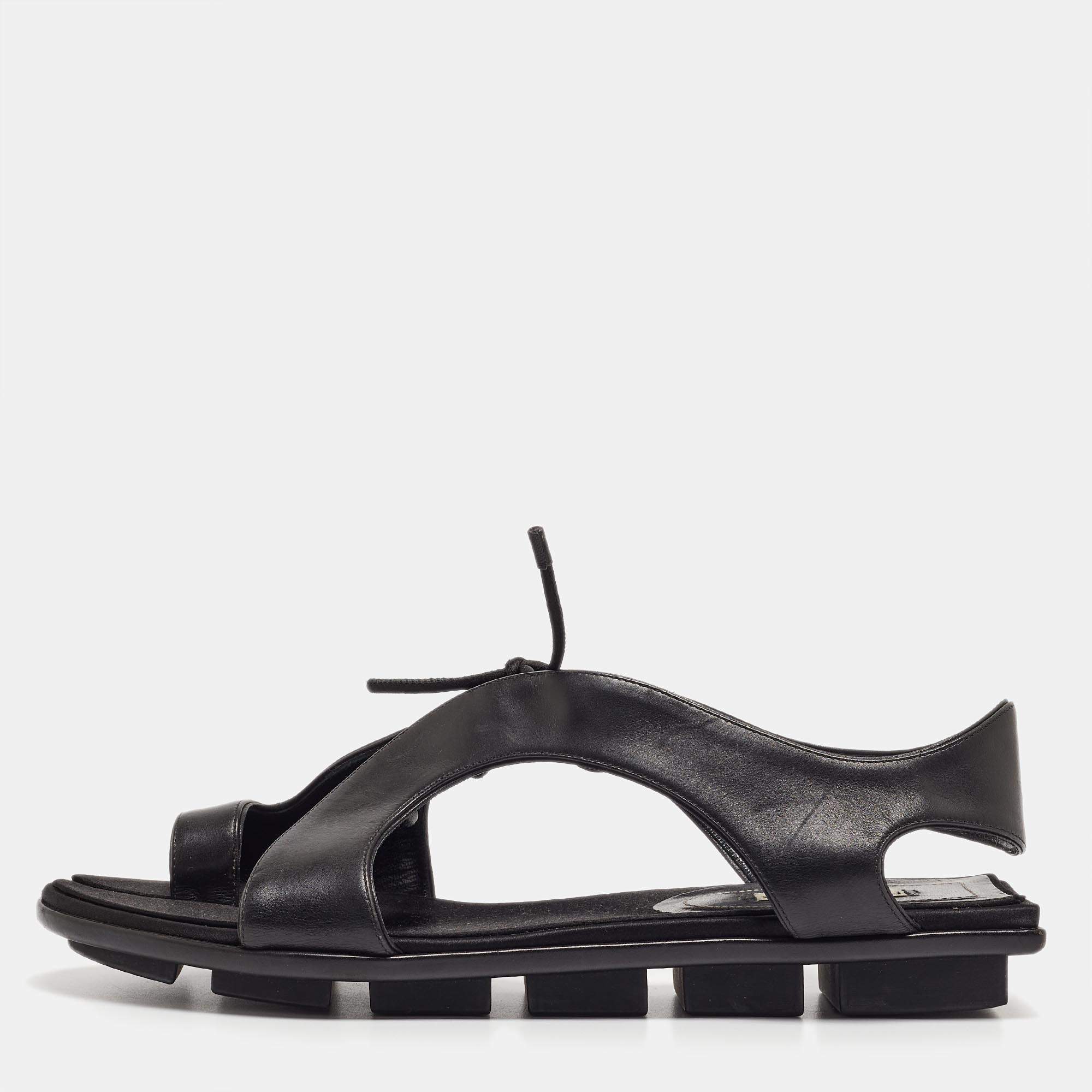 مملوكة مسبقًا Balenciaga Black Leather Toe Ring Flat Sandals Size 40