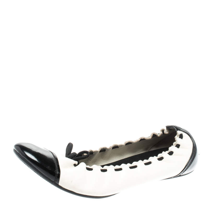 Bally Monochrome Leather Sayana Cap Toe Scrunch Ballet Flats Size 40