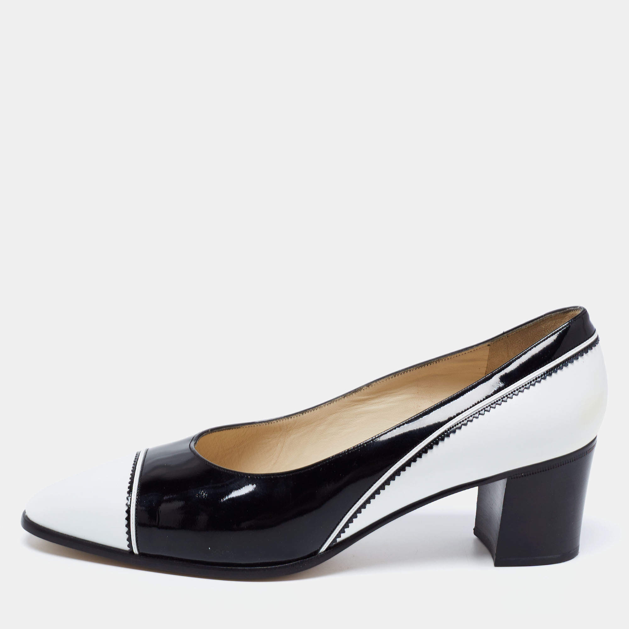 Bally Vintage White/Black Patent And Leather Block Heel Pumps Size 38.5