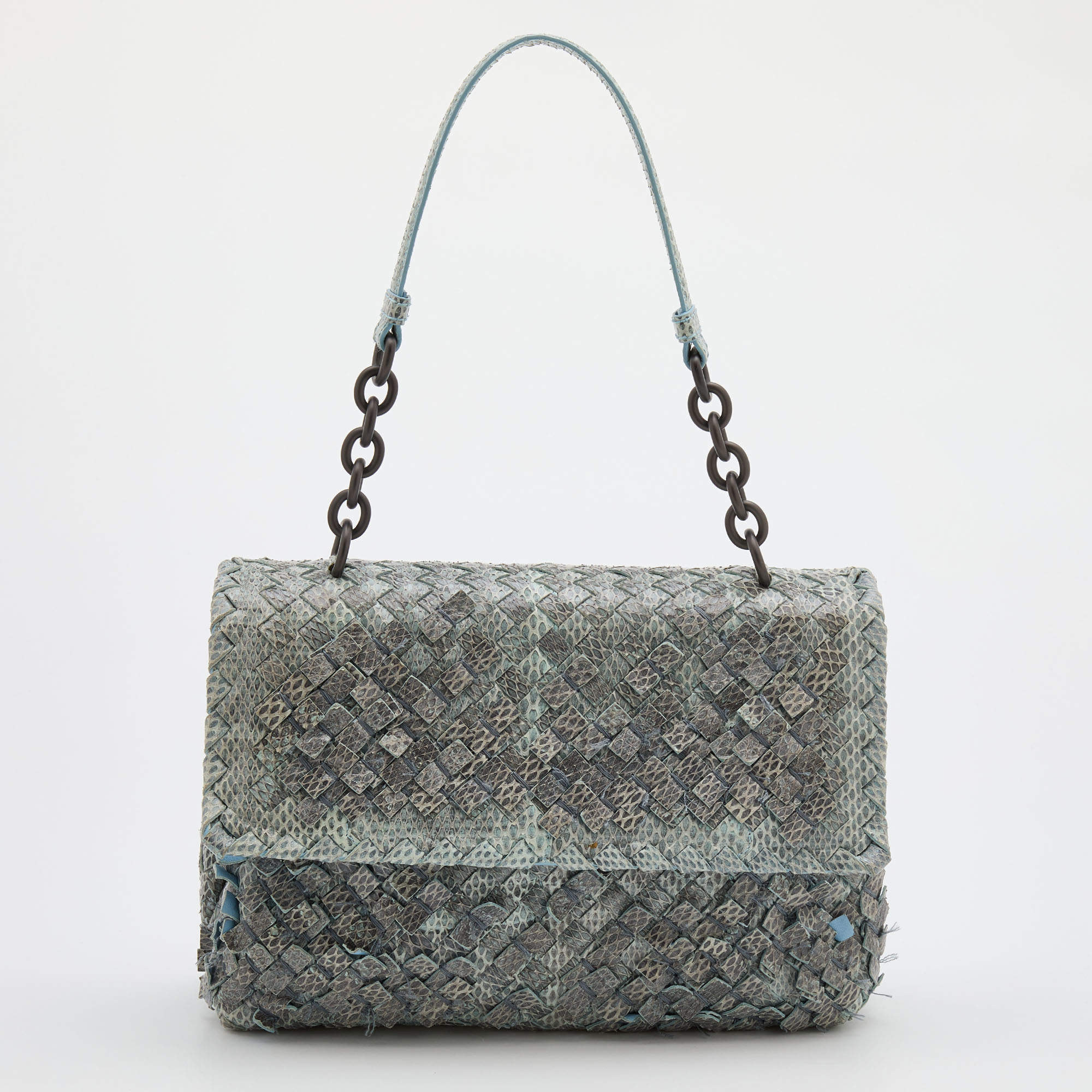 مملوكة مسبقًا Bottega Veneta Grey/Blue Snakeskin Olimpia Shoulder Bag