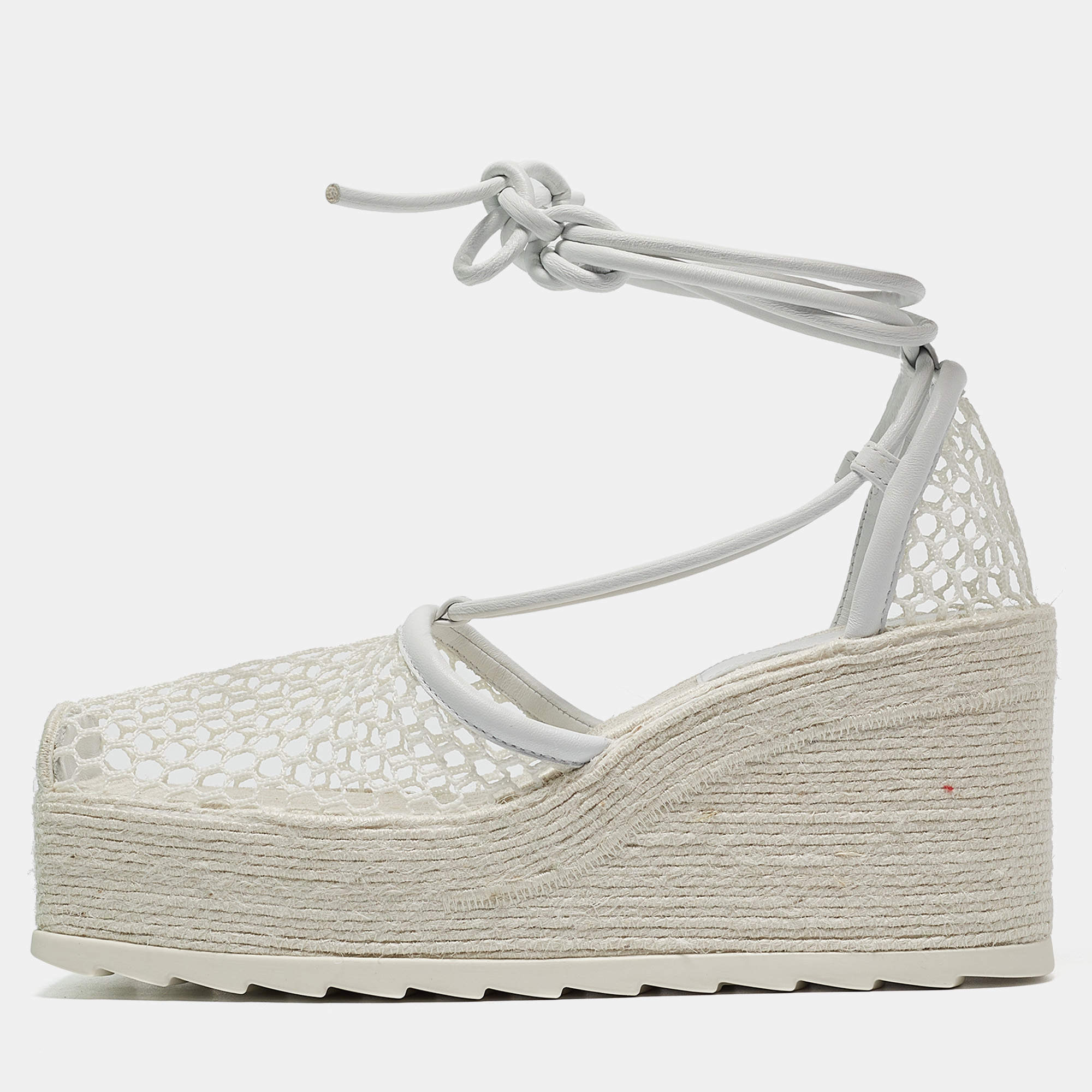 مملوكة مسبقًا Bottega Veneta White Mesh and Leather Wedge Platform Espadrille Ankle Wrap Sandals Size 39