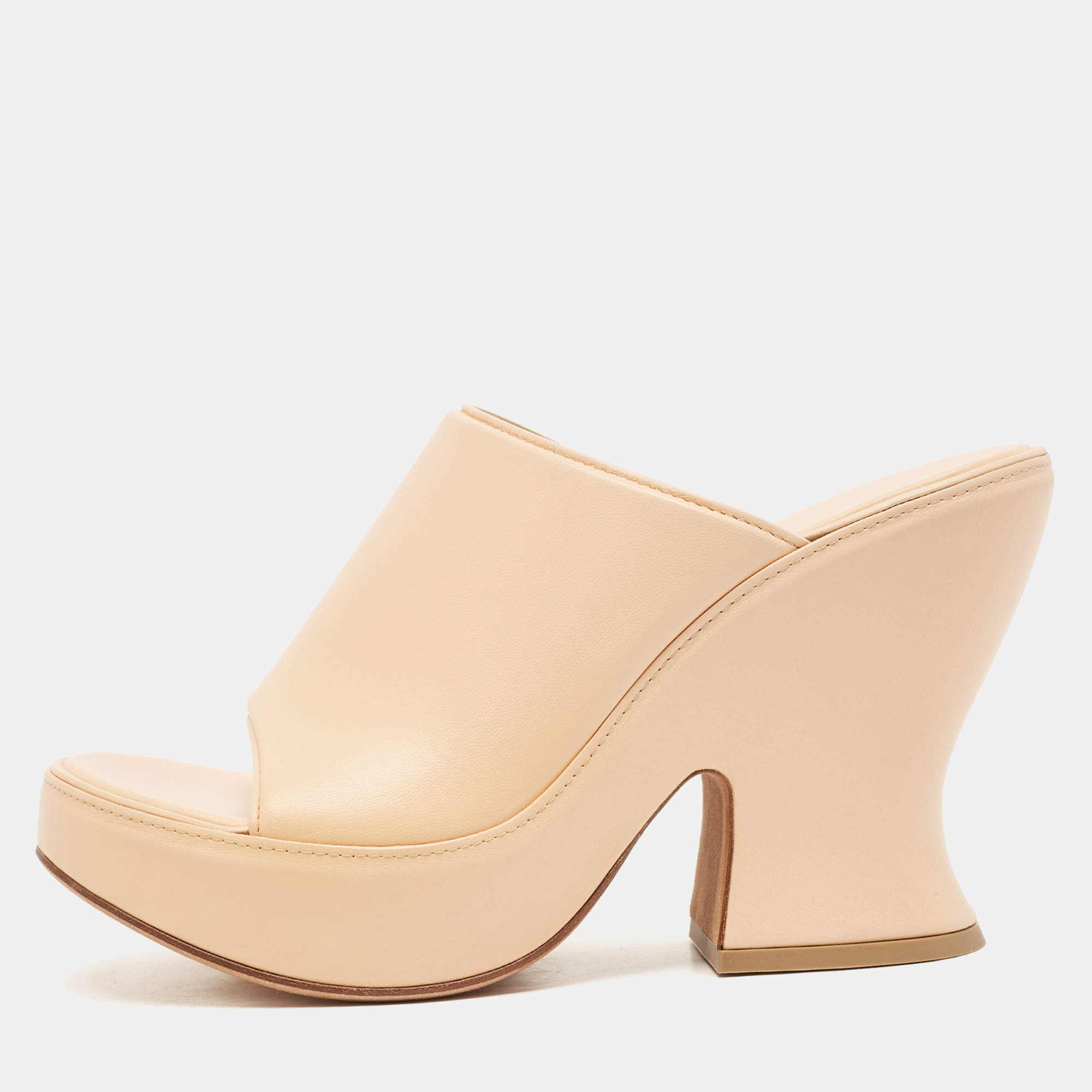 Pre Owned Bottega Veneta Beige Leather Slide Sandals Size 38