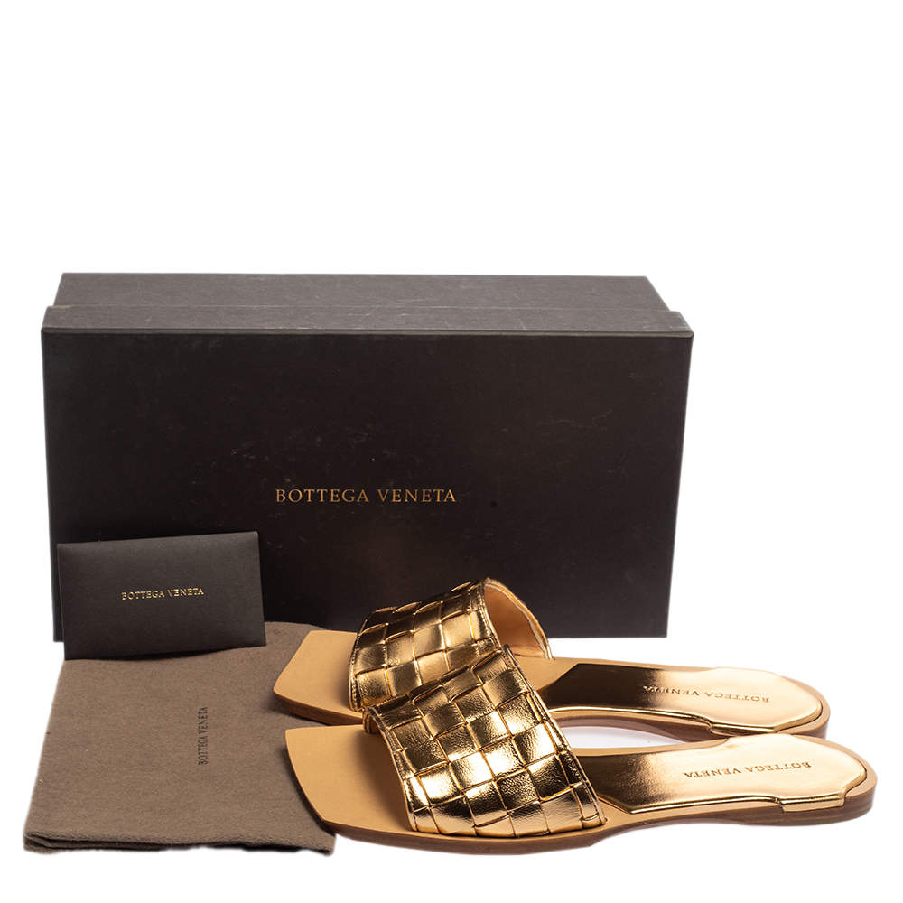 Pre Owned Bottega Veneta Metallic Gold Intrecciato Leather Stretch Square Toe Flat Slides Size 40