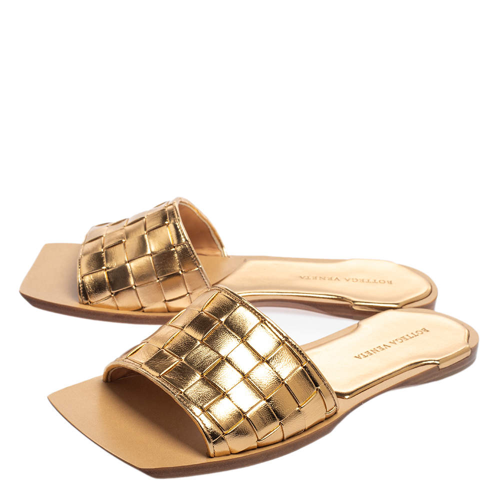 Pre Owned Bottega Veneta Metallic Gold Intrecciato Leather Stretch Square Toe Flat Slides Size 40
