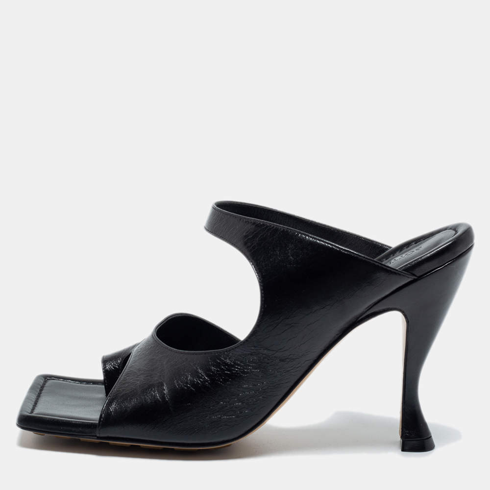 Pre Owned Bottega Veneta Black Leather Toe Ring Sandals Size 39.5