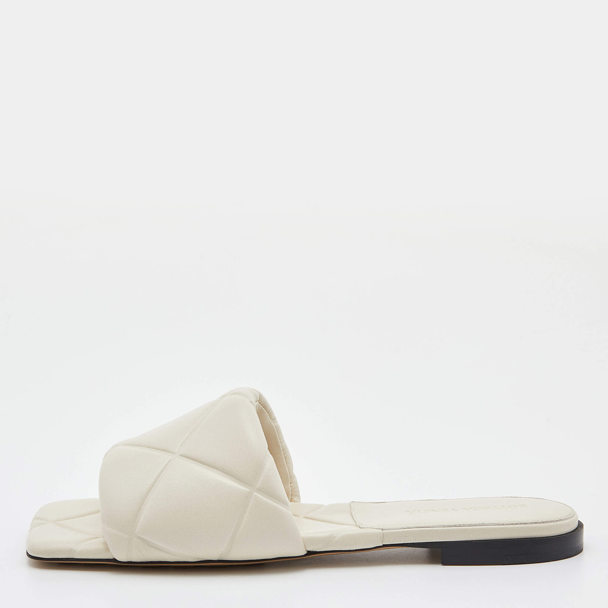 Pre Owned Bottega Veneta Beige Quilted Leather Lido Flat Slides Size 39