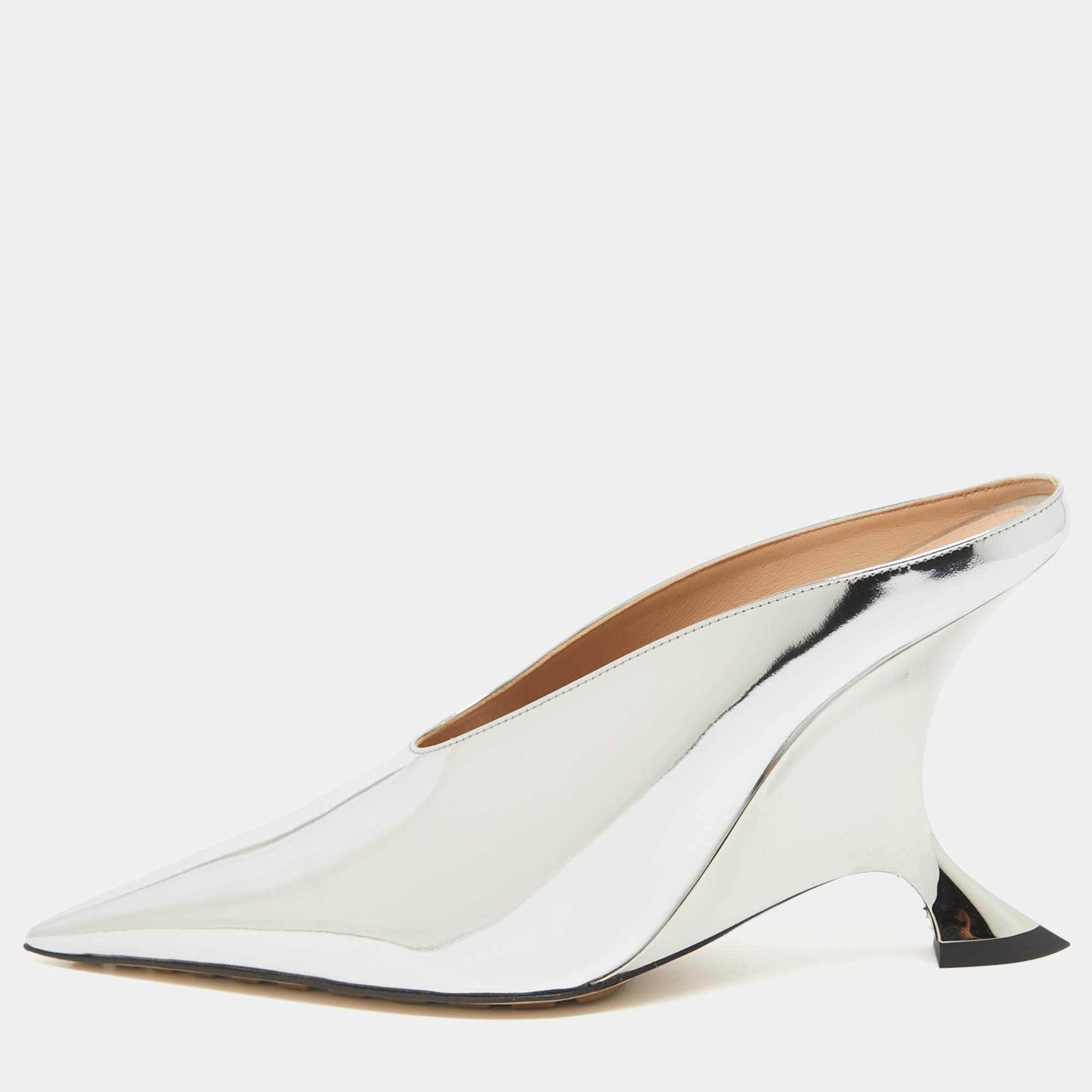 Pre Owned Bottega Veneta Sliver Leather Mules Size 39