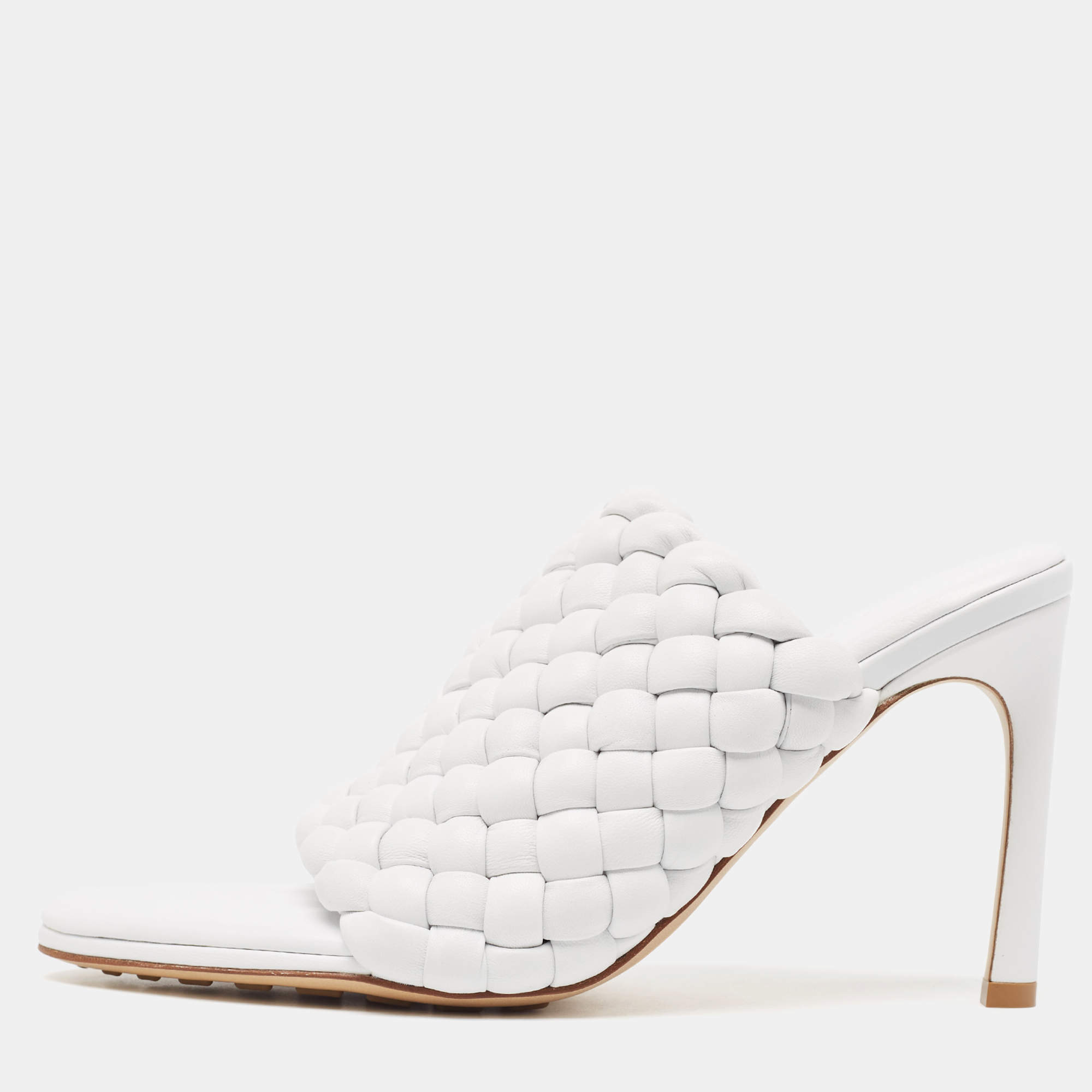 Pre Owned Bottega Veneta White Quilted Leather Curve Slide Sandals Size 36