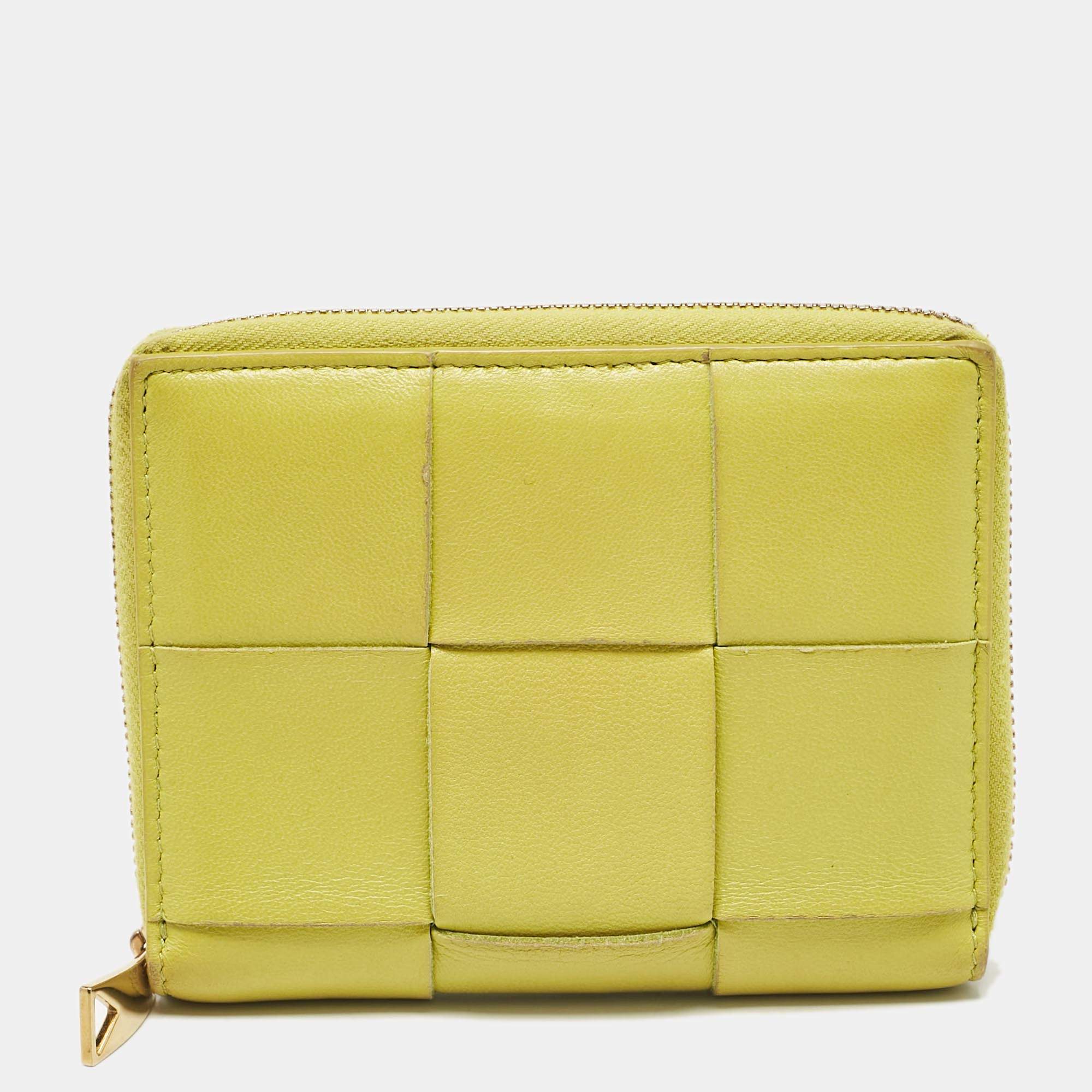 Bottega Veneta Green Intrecciato Leather Cassette Zip Around Wallet