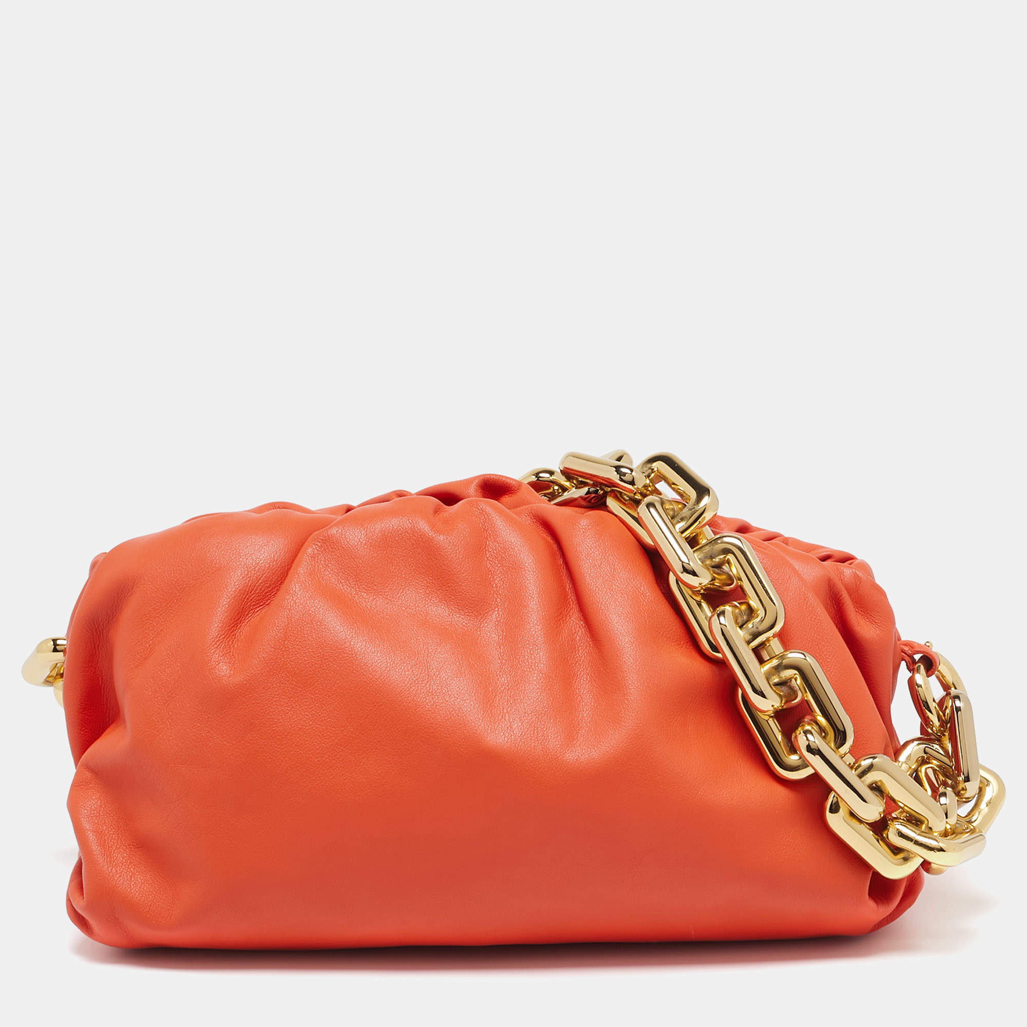 مملوكة مسبقًا Bottega Veneta Orange Leather The Chain Pouch Bag