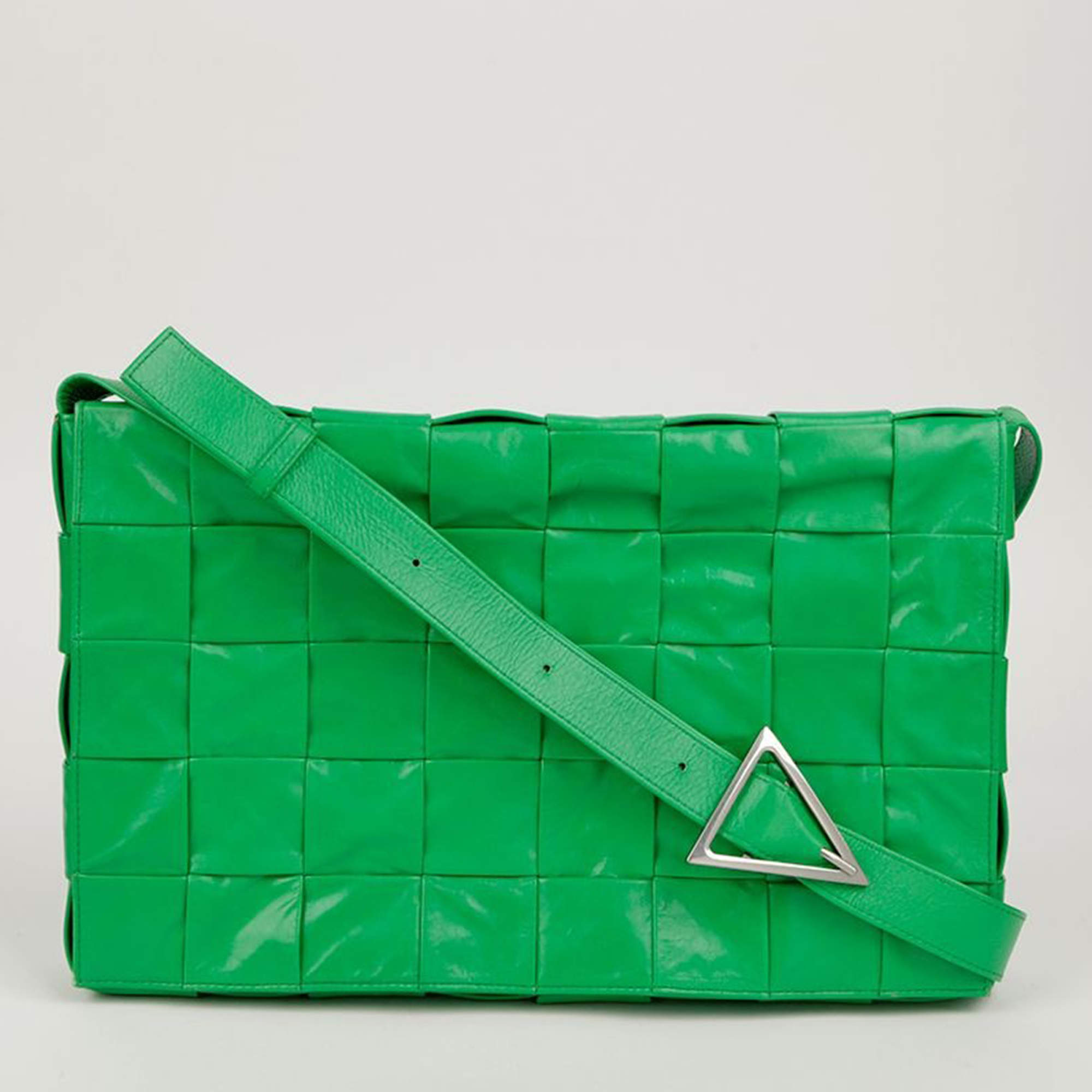 Bottega Veneta Maxi Parakeet Intrecciato Leather Cassette Crossbag