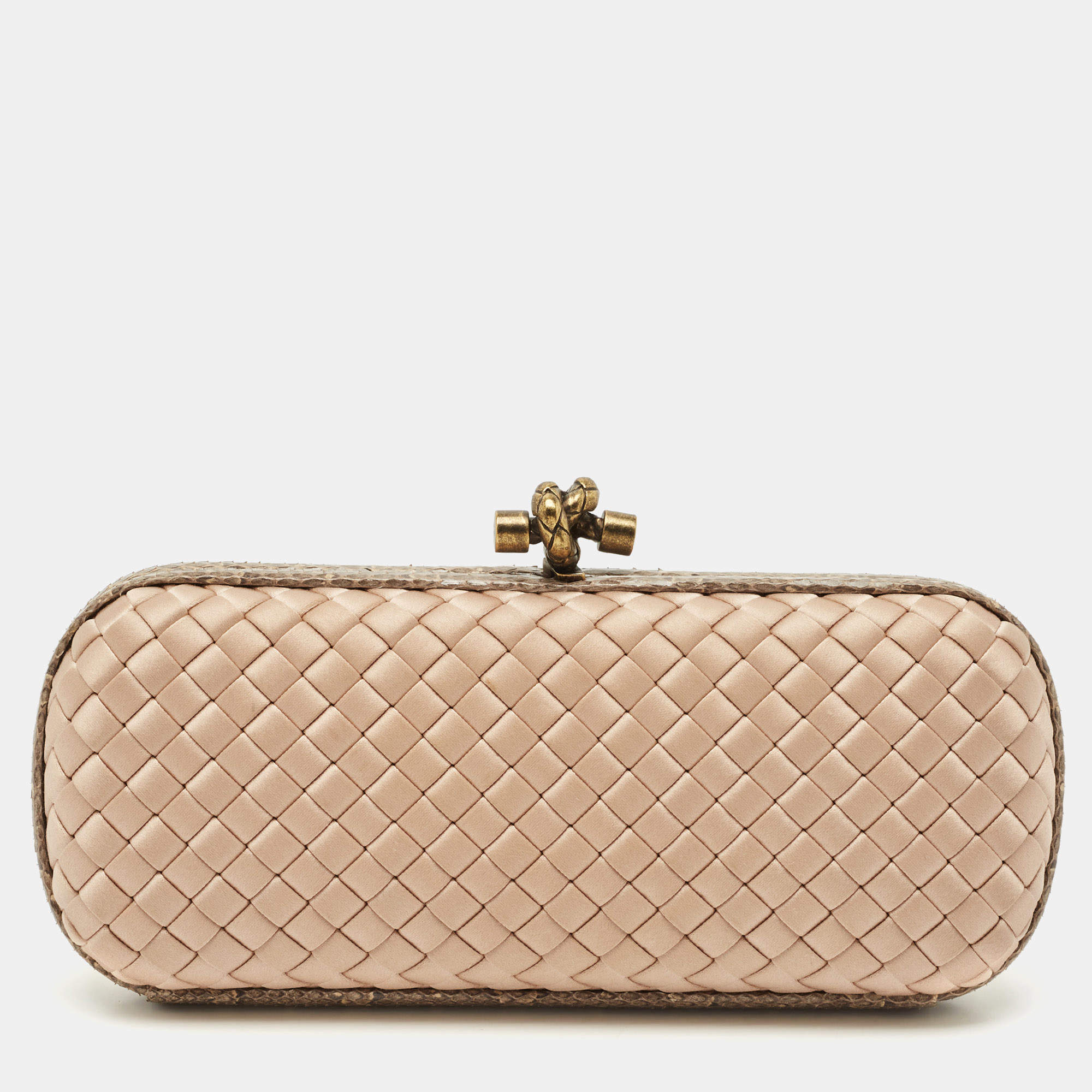 مملوكة مسبقًا Bottega Veneta Beige Intrecciato Satin and Water Snakeskin Trim Knot Clutch