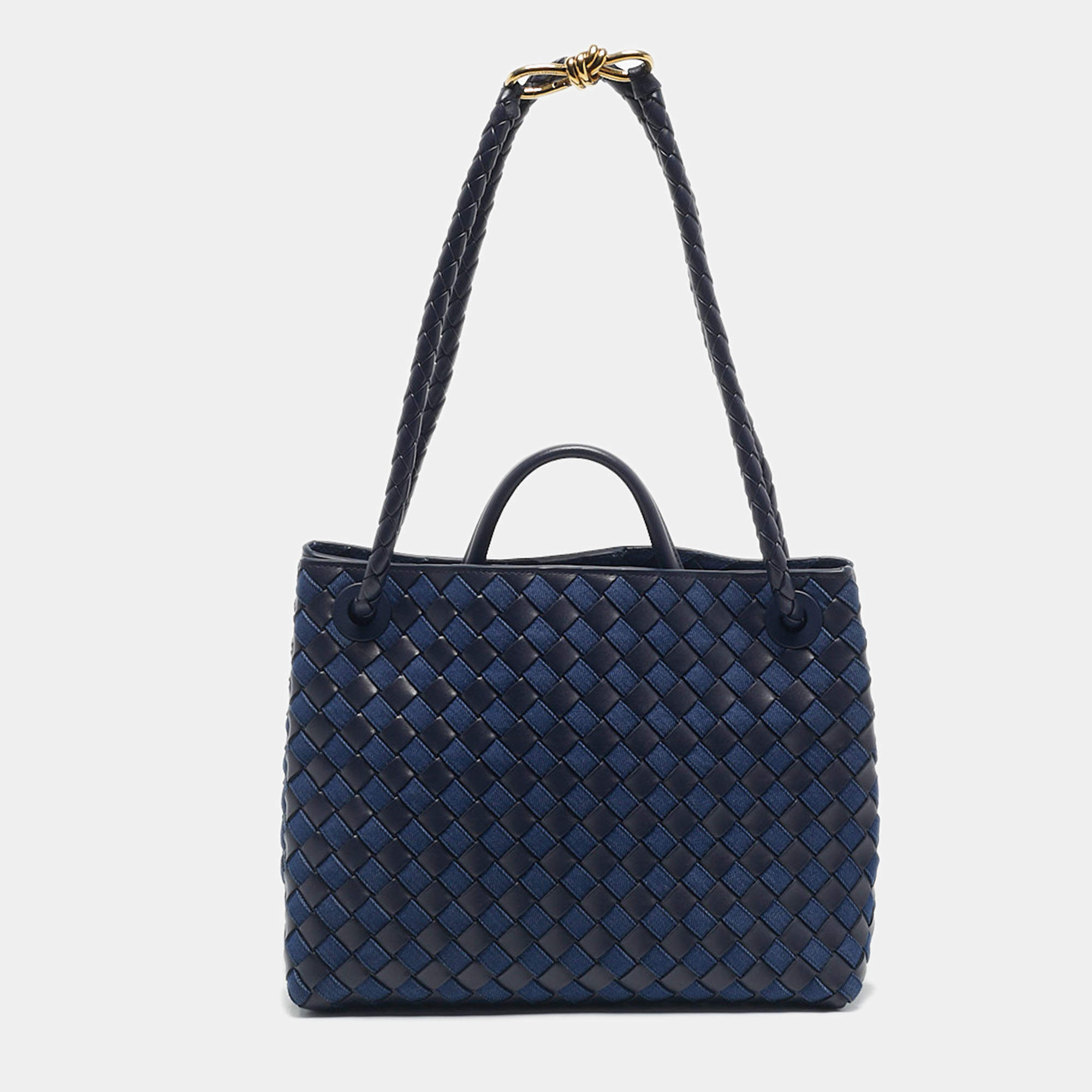 Pre Owned Bottega Veneta Two Tone Blue Intrecciato Leather and Denim Medium Andiamo Bag