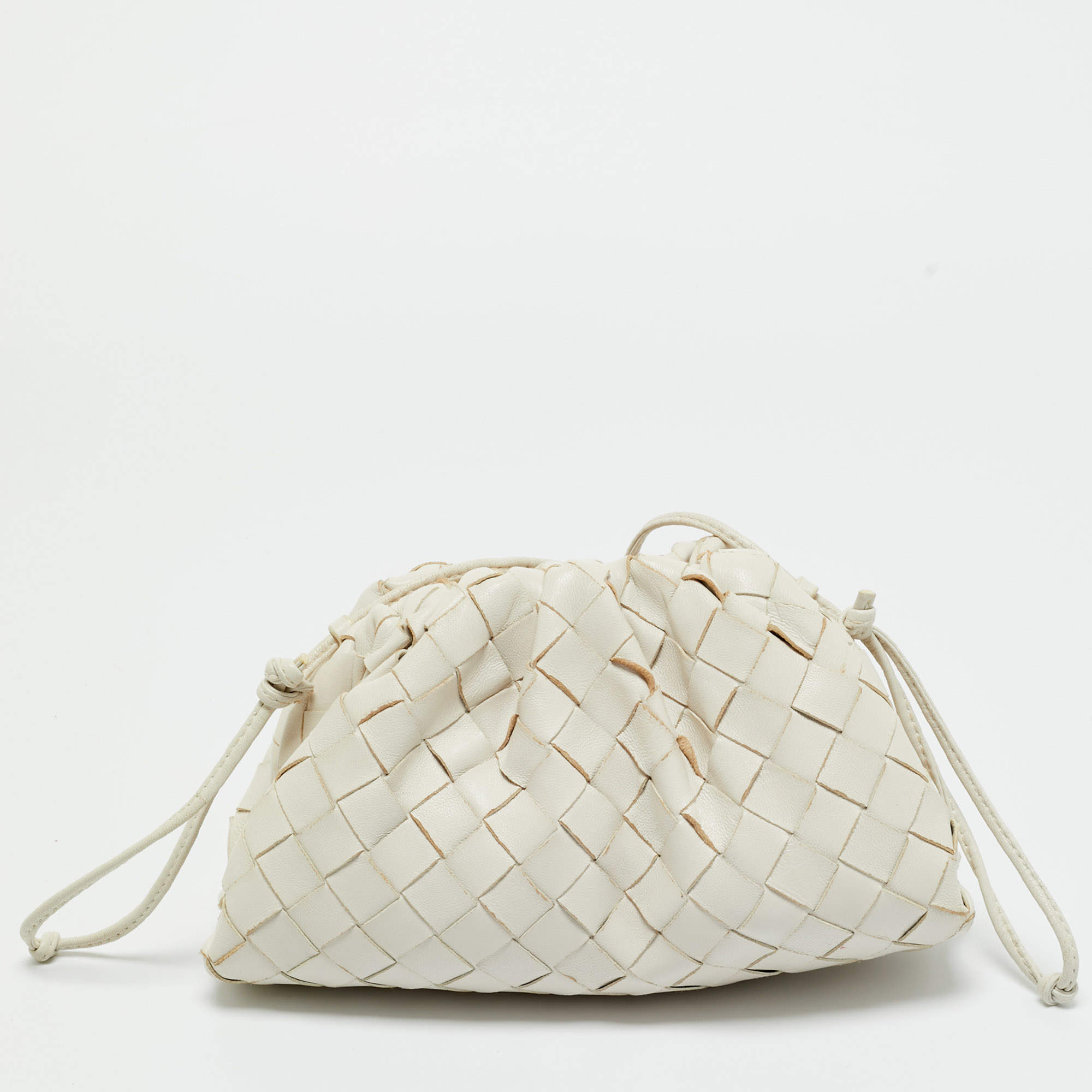 Pre Owned Bottega Veneta White Intrecciato Leather Mini The Pouch Clutch