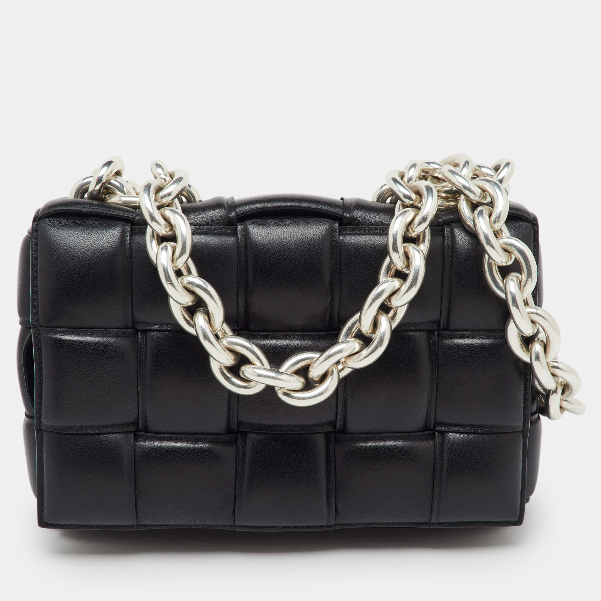 Pre Owned حقيبة كتف بوتيغا فينيتا جلد مبطن أسود بسلسلة كاسيت