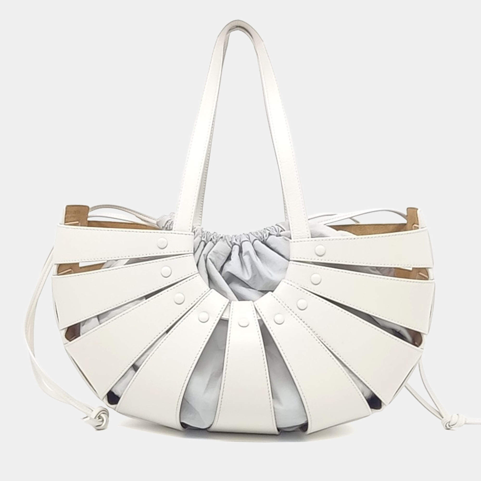Pre Owned Bottega Veneta White Leather The Shell Tote Bag