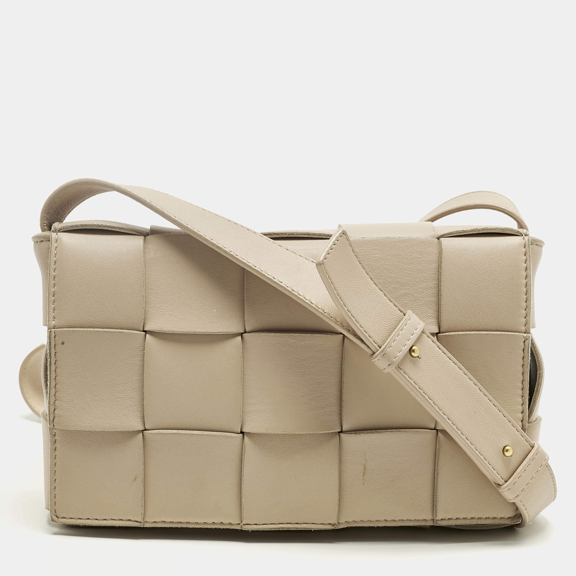 Pre Owned Bottega Veneta Beige Intrecciato Leather Cassette Shoulder Bag