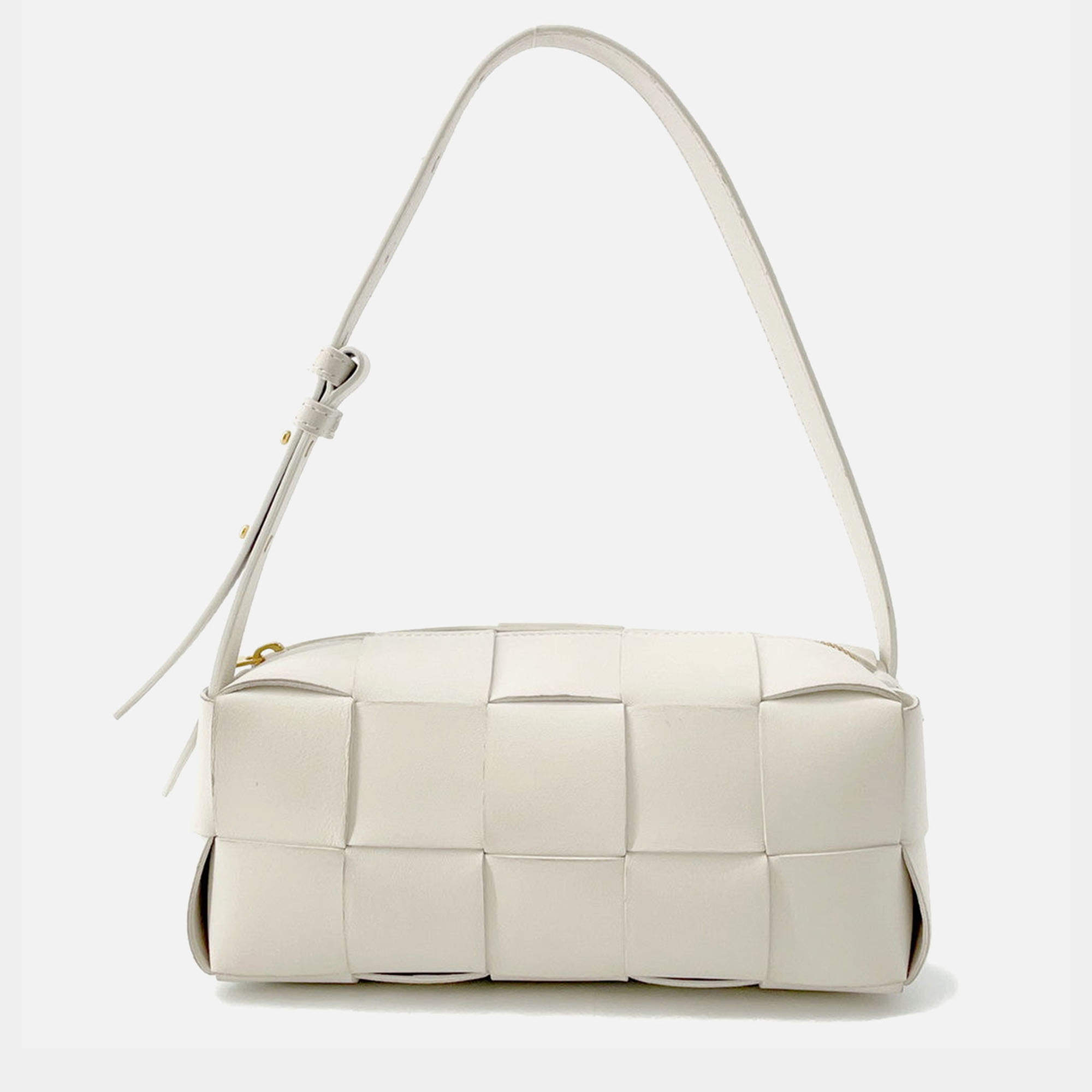 Pre Owned Bottega Veneta Maxi Intrecciato Brique Cassette Hobo Bag White Lambskin Size Small