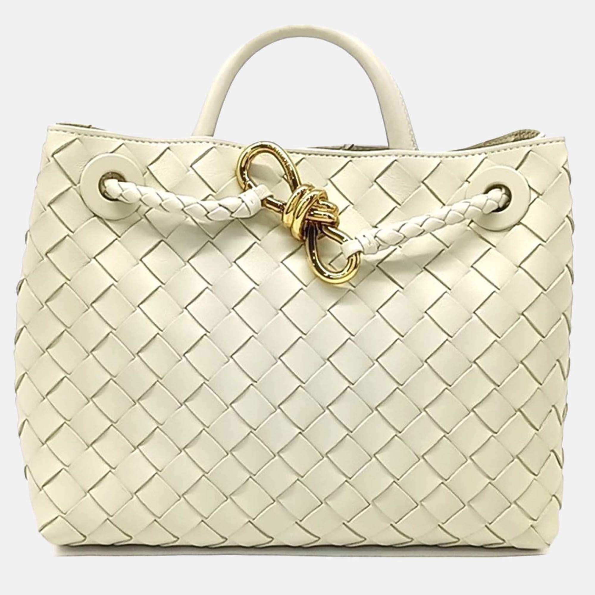 Pre Owned Bottega Veneta Beige Leather Andiamo Small